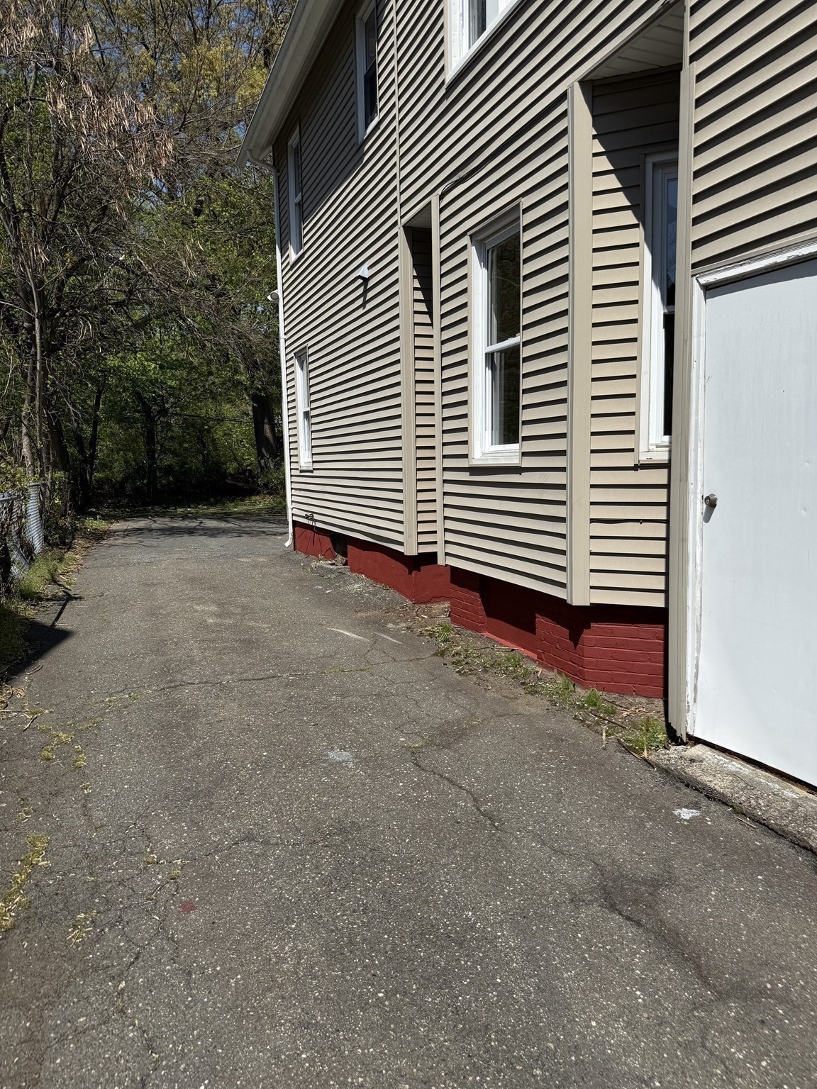 108 Alden St, Springfield, MA 01109 - Image 4