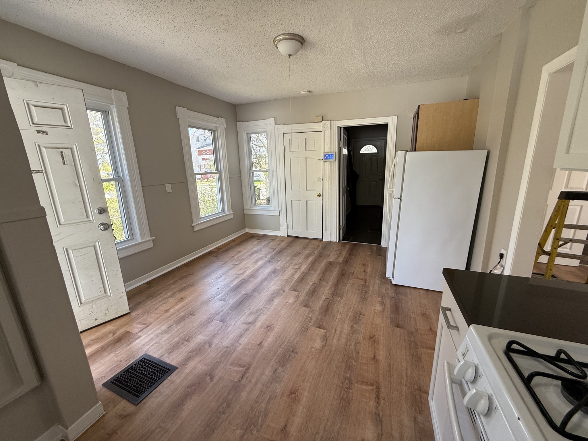 108 Alden St, Springfield, MA 01109 - Image 8