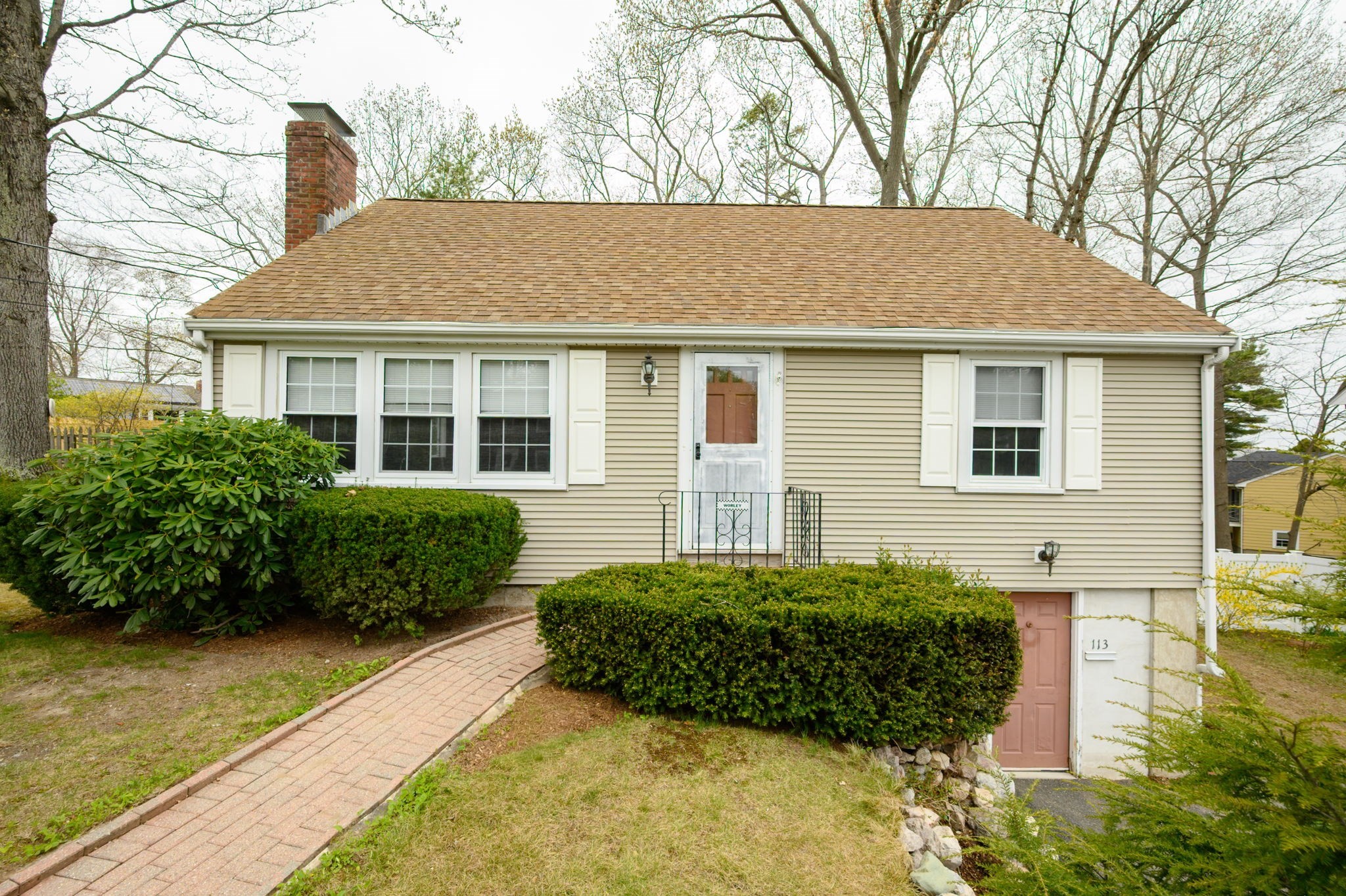 113 Ledgewood Rd, Dedham, MA 02026