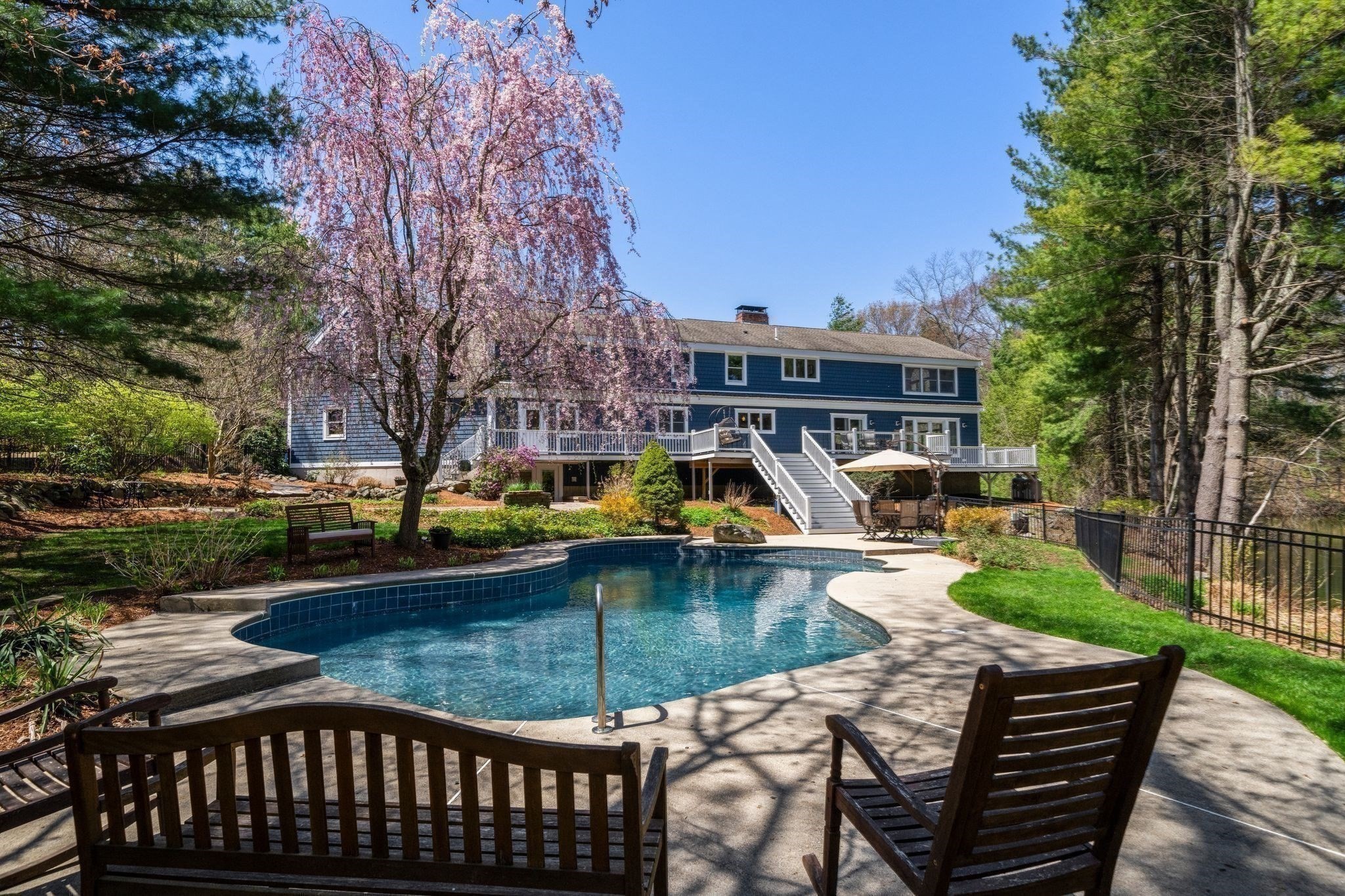 19 Devonshire Rd, Middleton, MA 01949