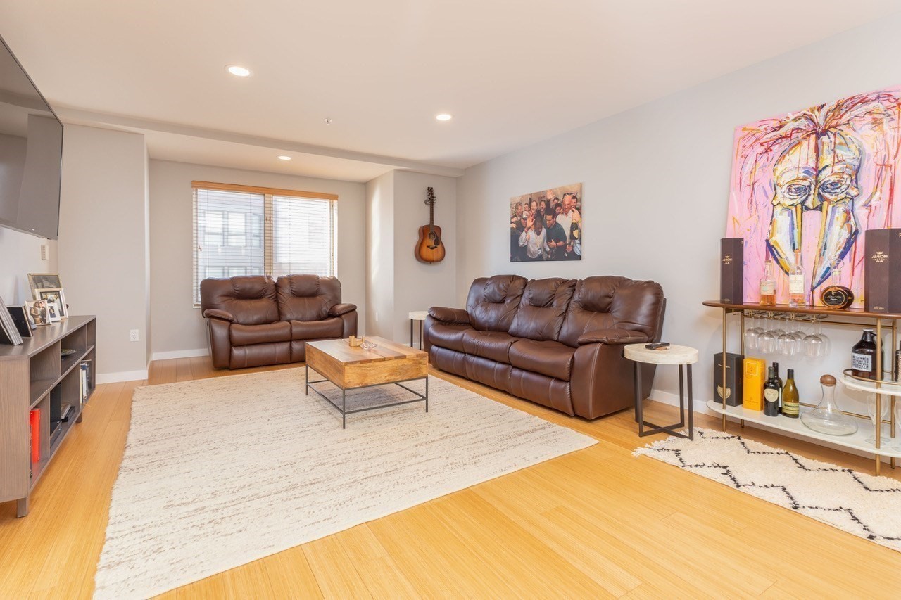 16 Miner St Unit 306, Fenway, Boston, MA 02215