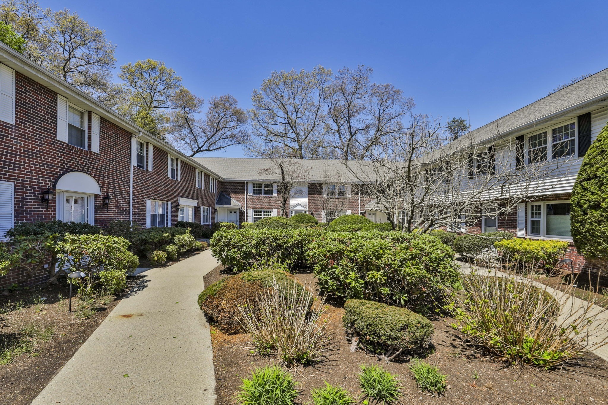 21 Westerly St Unit 3, Wellesley, MA 02482