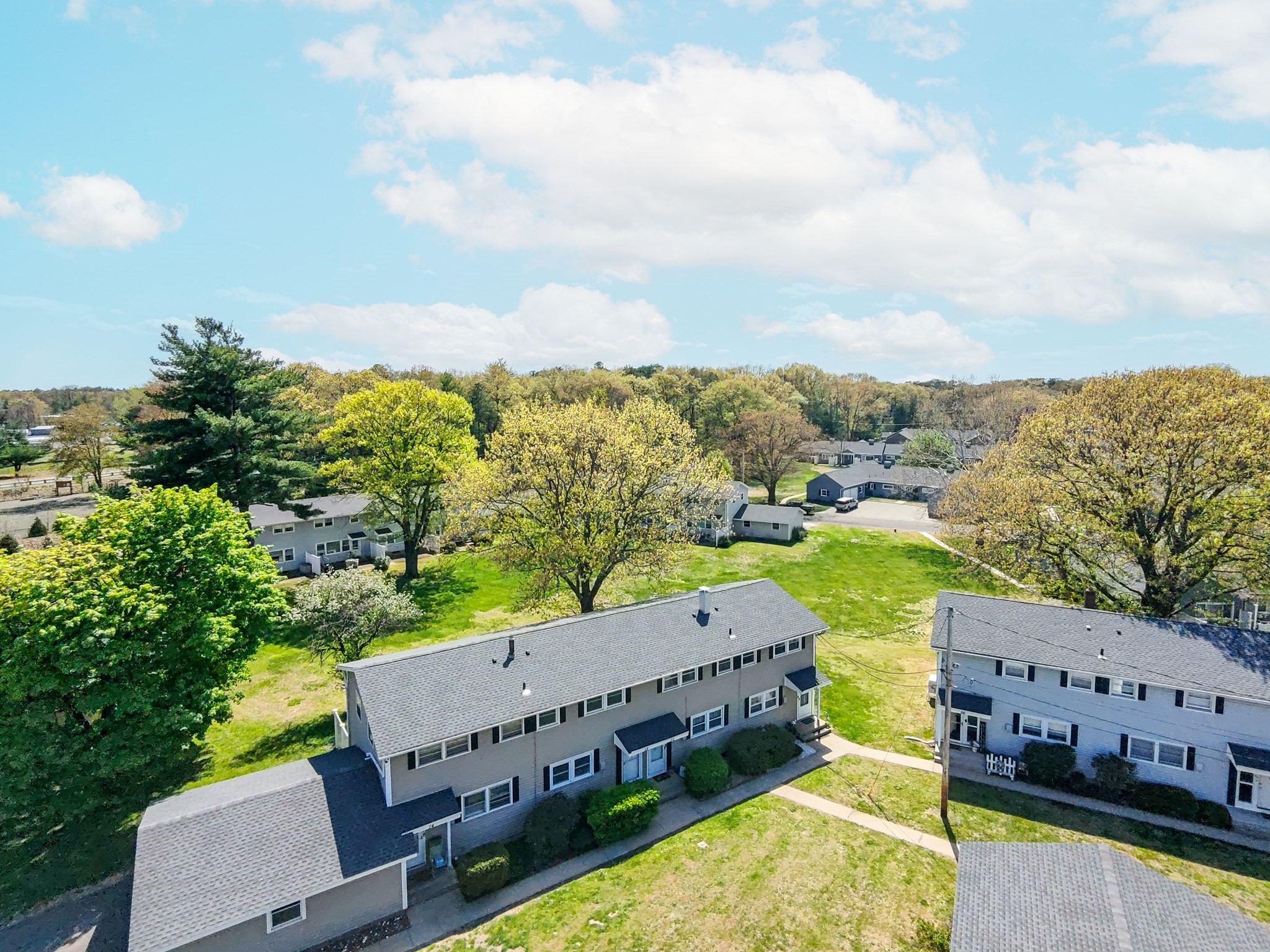 68 Honeysuckle Dr Unit 68, Chicopee, MA 01022