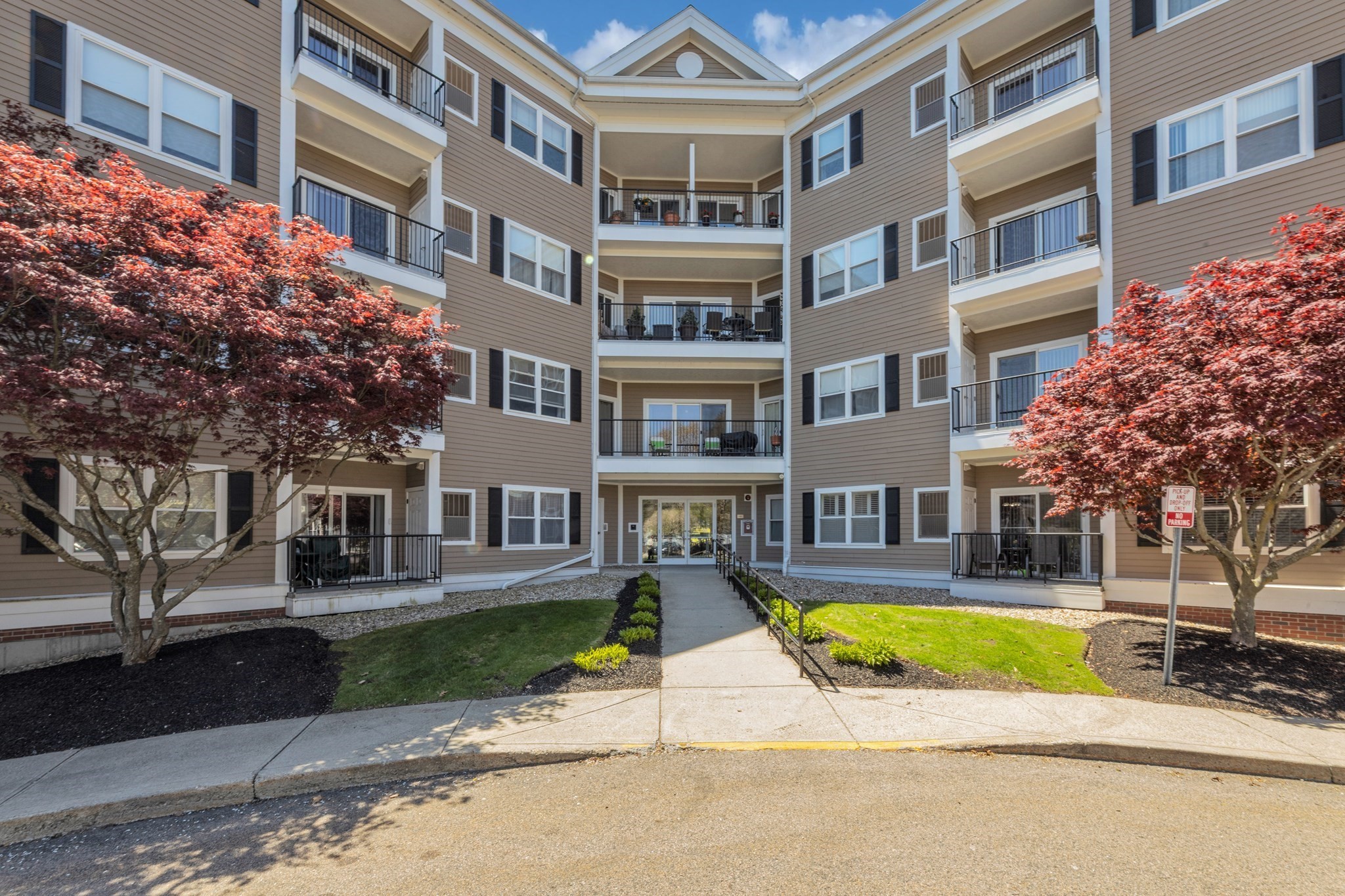 989 East Street Unit 310, Dedham, MA 02026