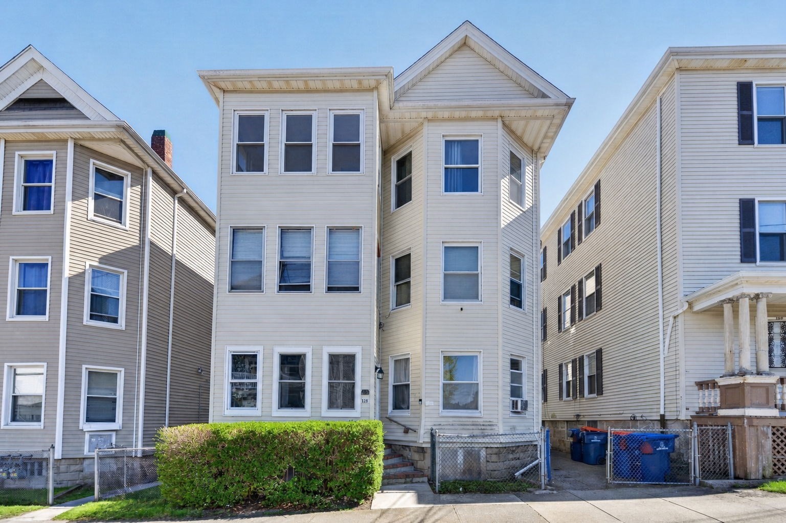 128 Mott St, New Bedford, MA 02744