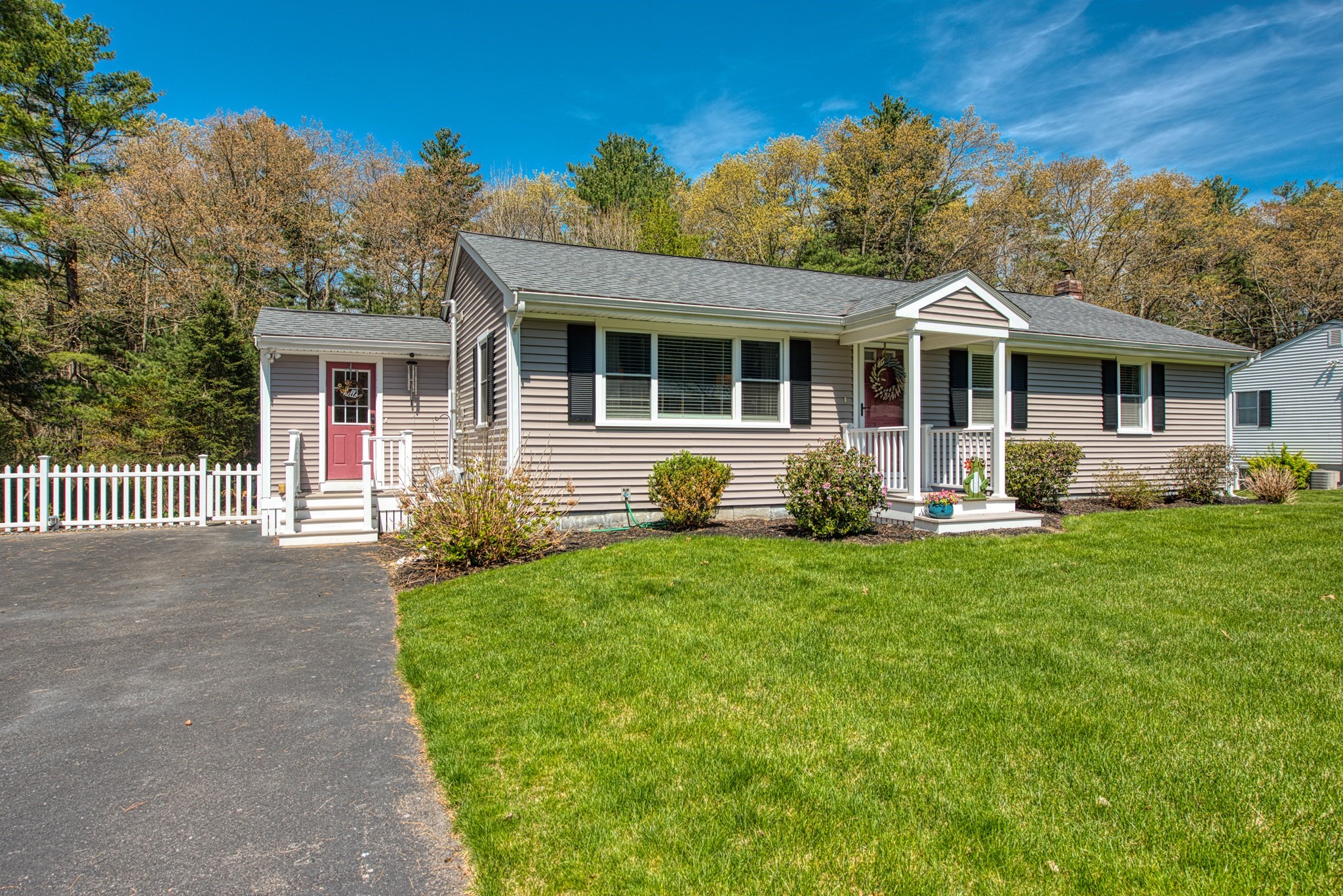 35 Pinecrest Dr, Taunton, MA 02780