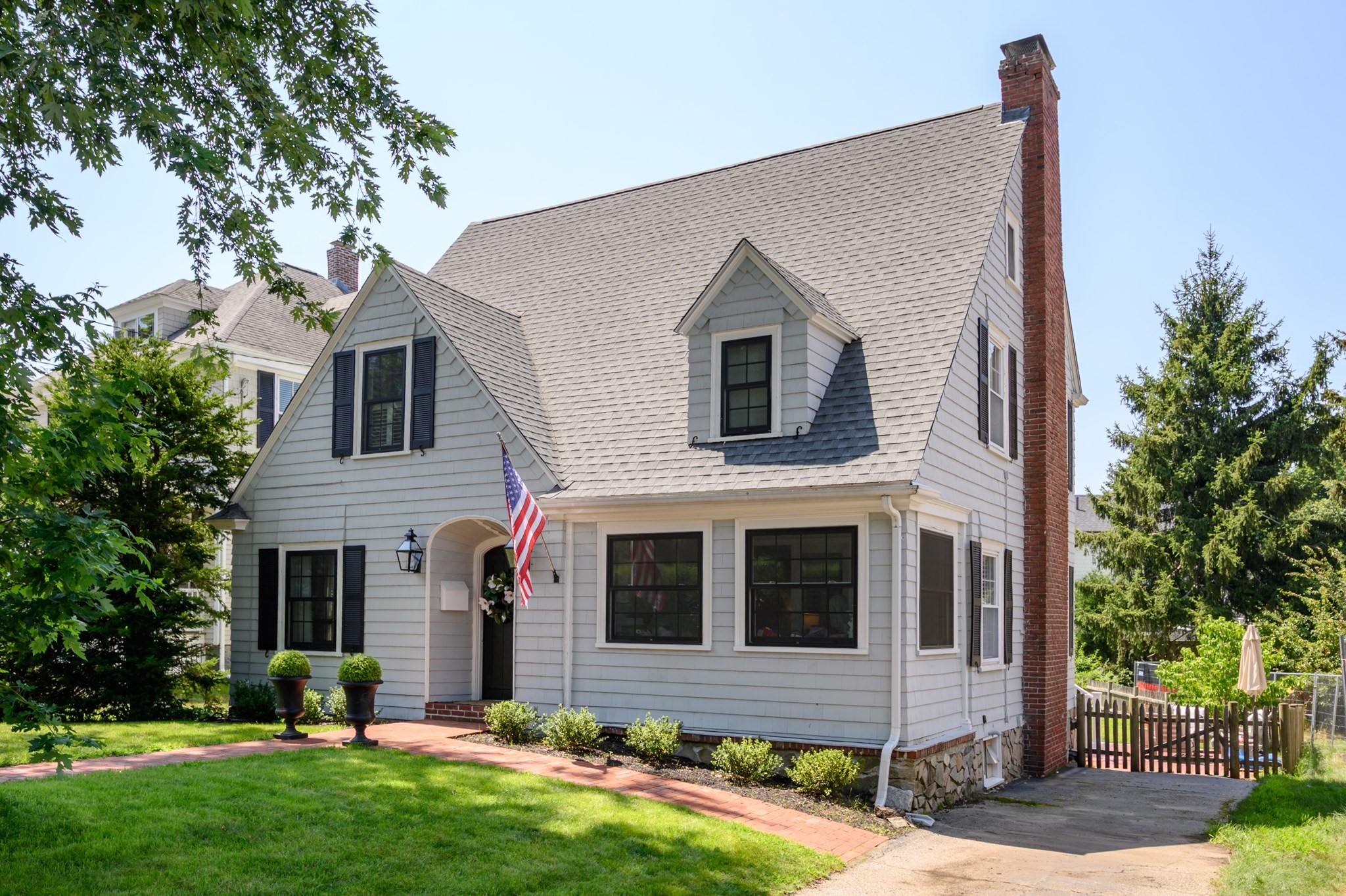 51 Elm St, Hingham, MA 02043