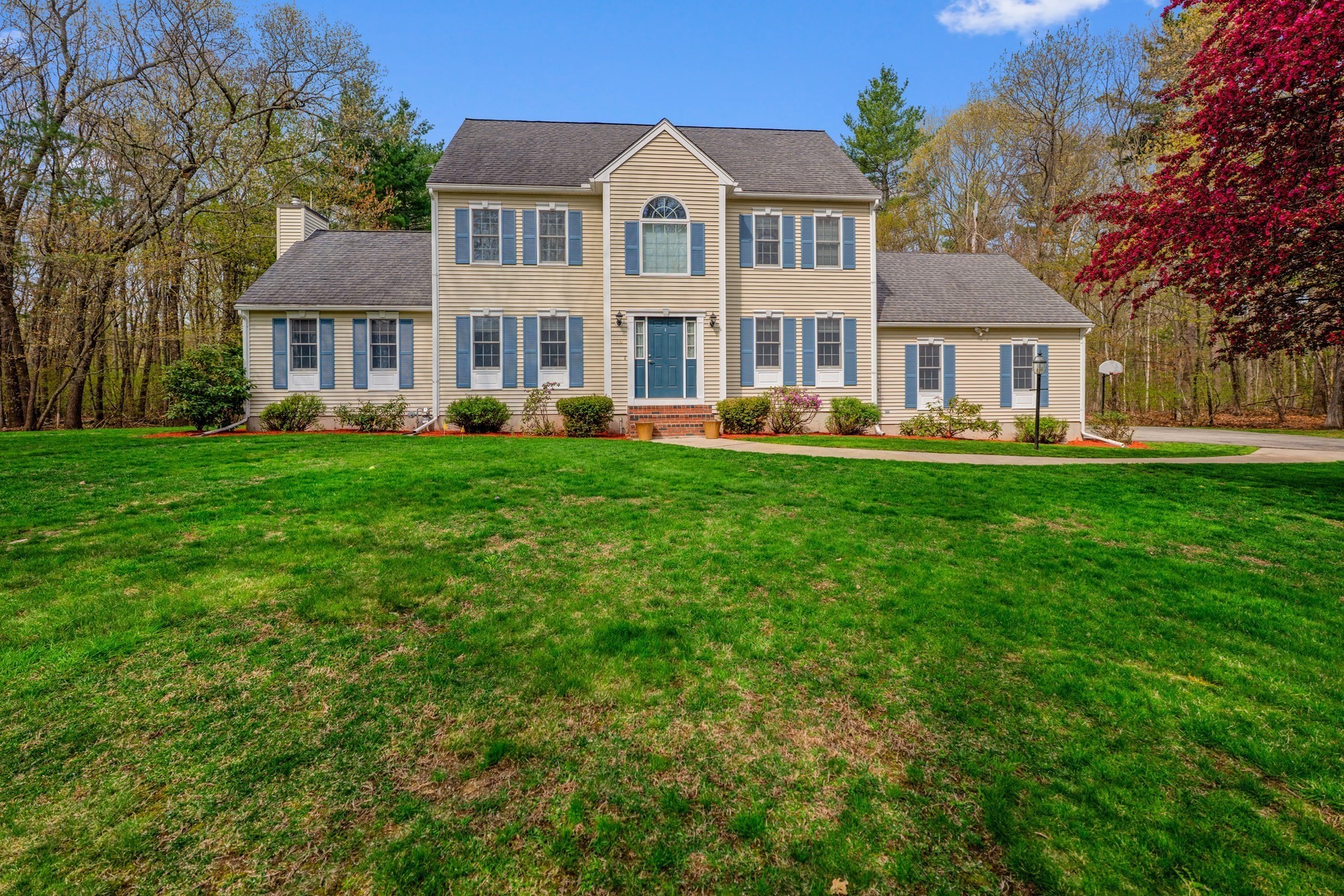10 Gates Farm Circle, Haverhill, MA 01832