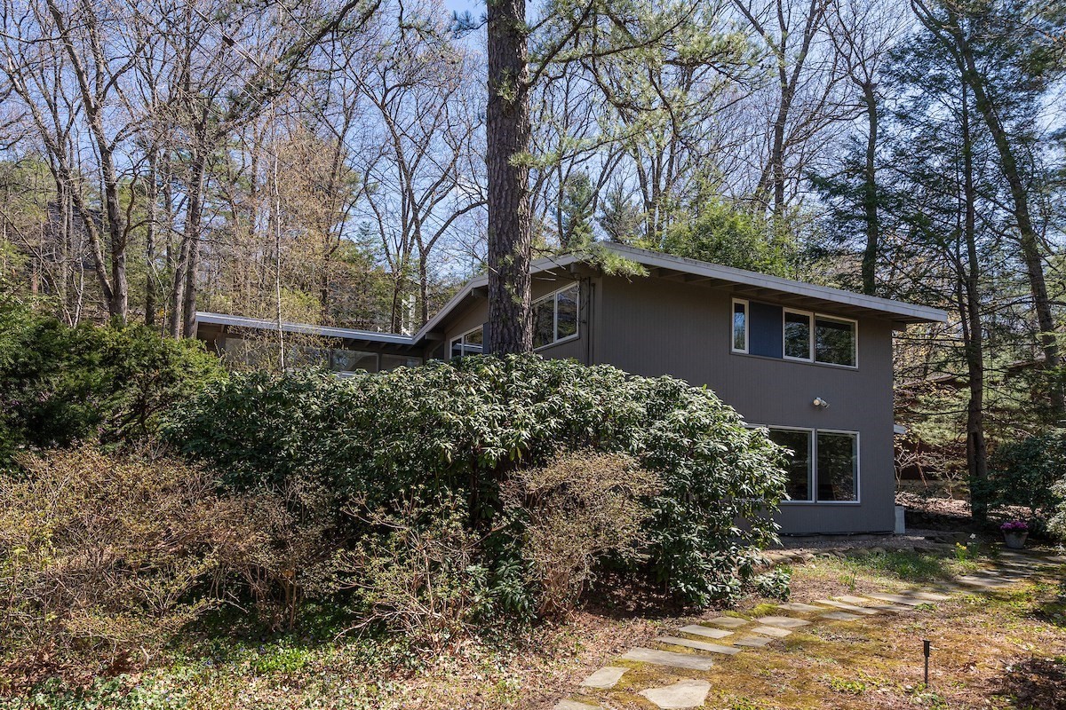 3 Compton Cir, Lexington, MA 02421