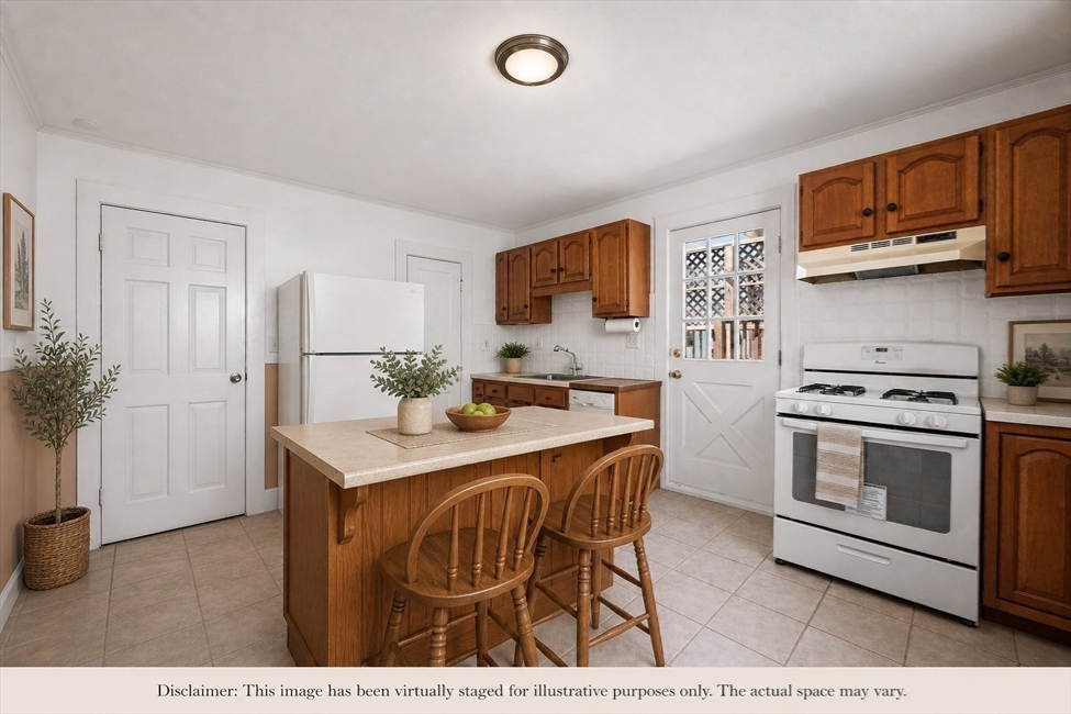 12-16 Landon Cir, Lynn, MA Image 11