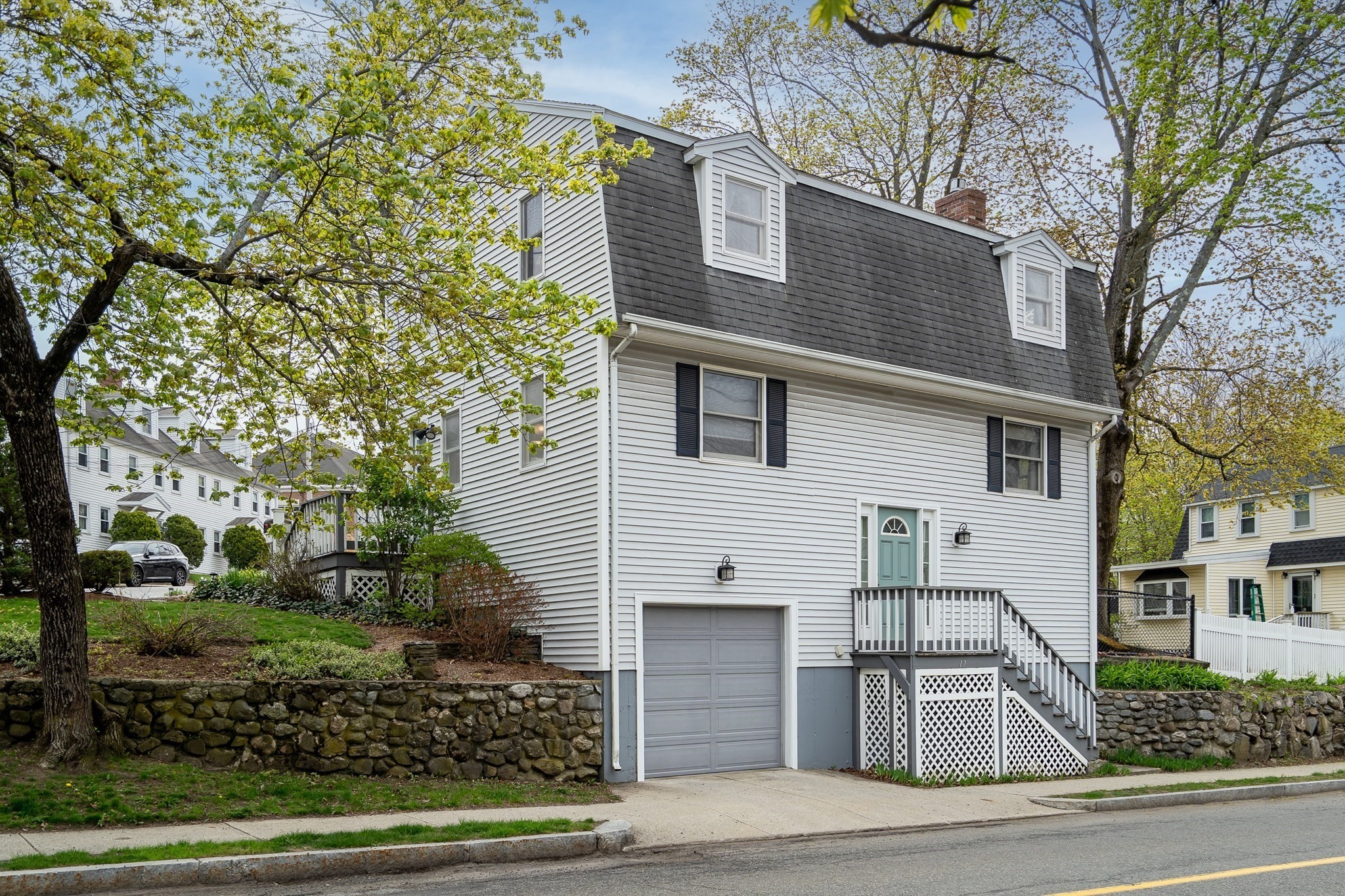 17 John St, Reading, MA 01867