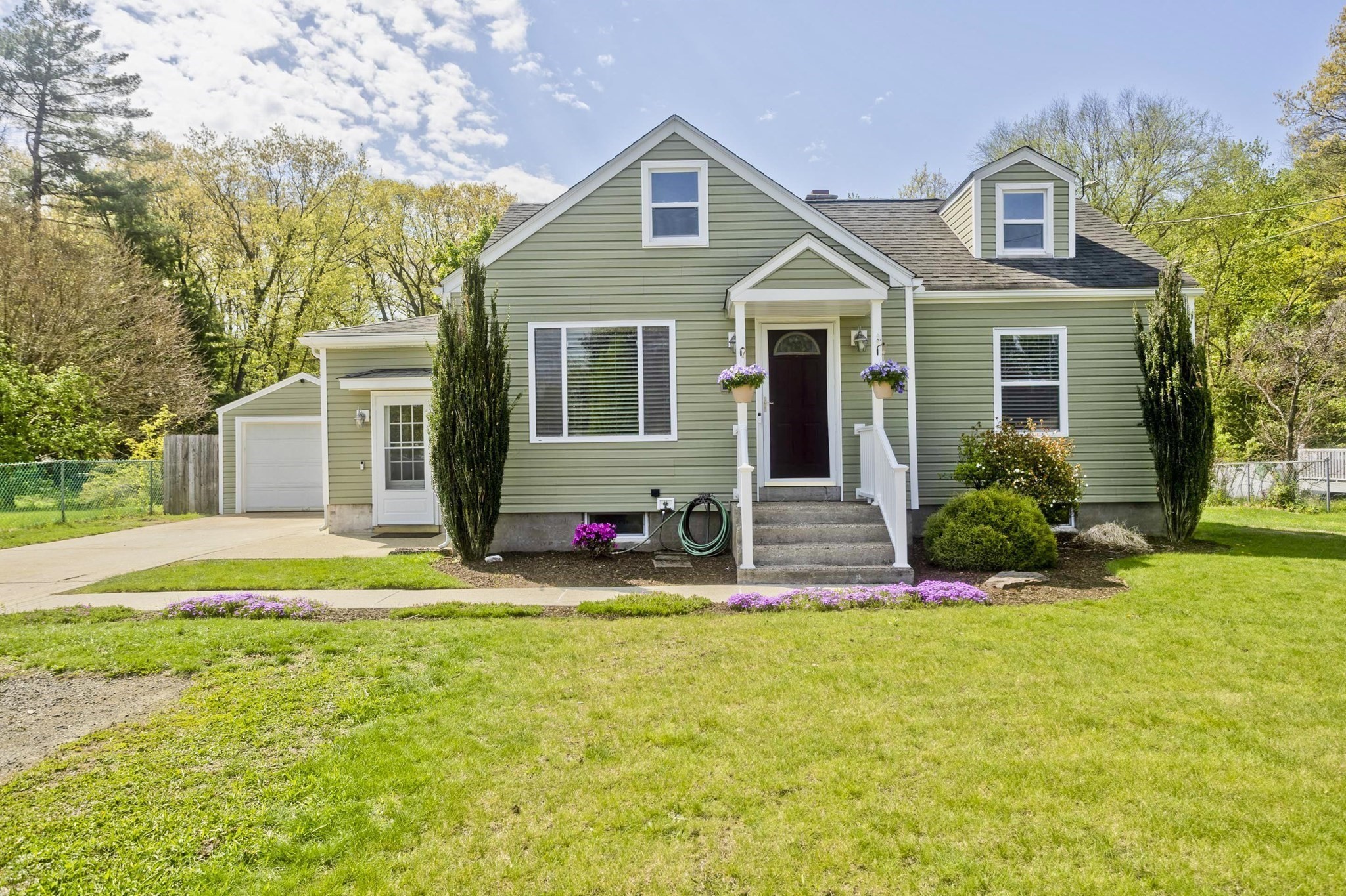 40 Susan Ave, South Hadley, MA 01075