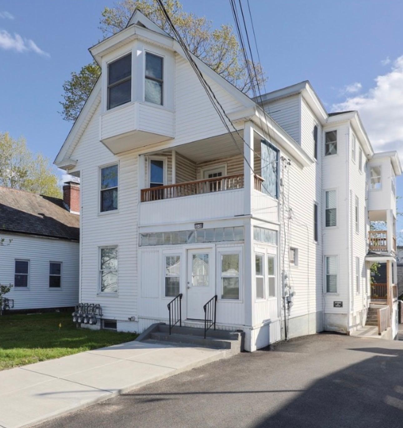 33 Lancaster St, Leominster, MA 01453