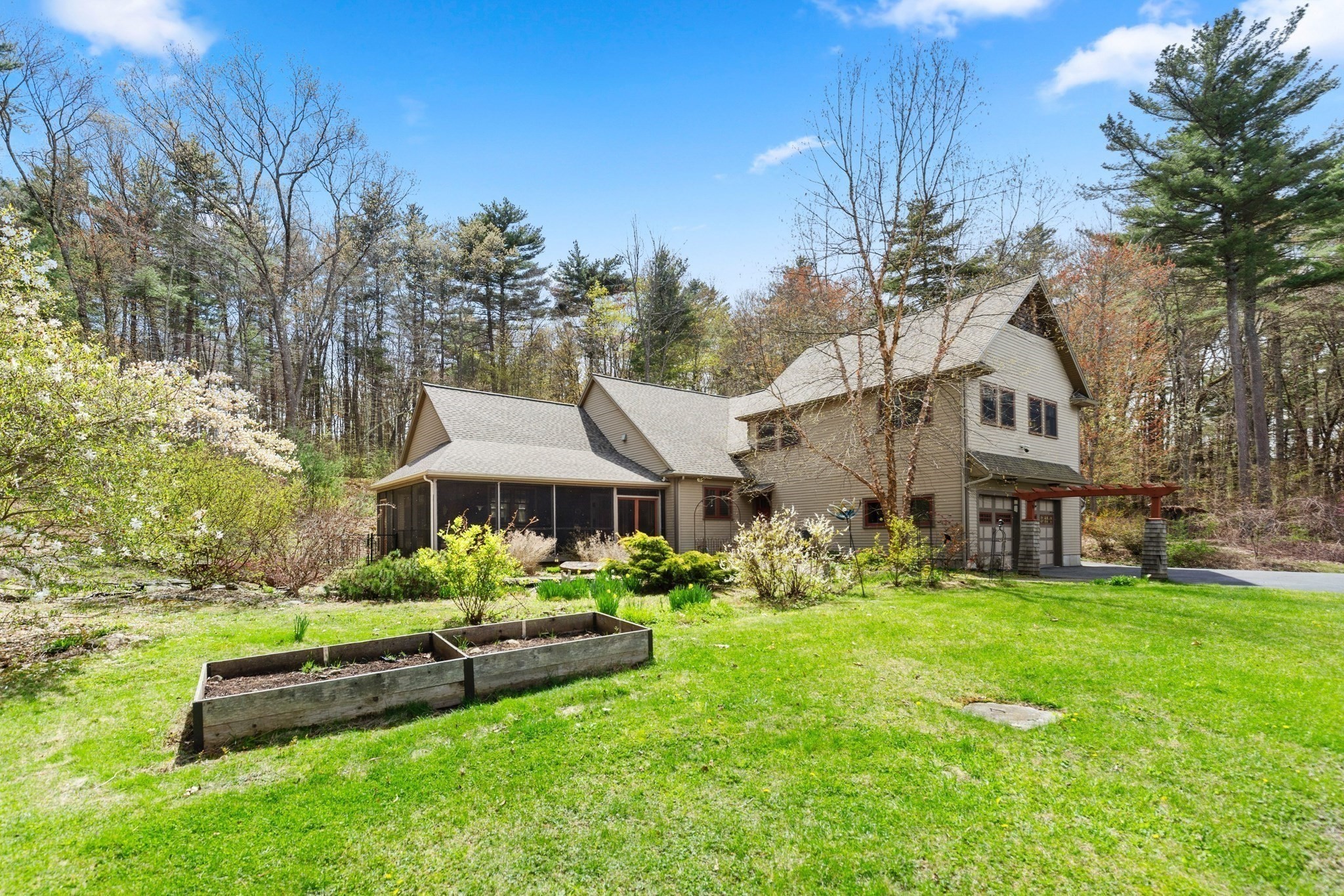 144 Brook St, Hudson, MA 01749