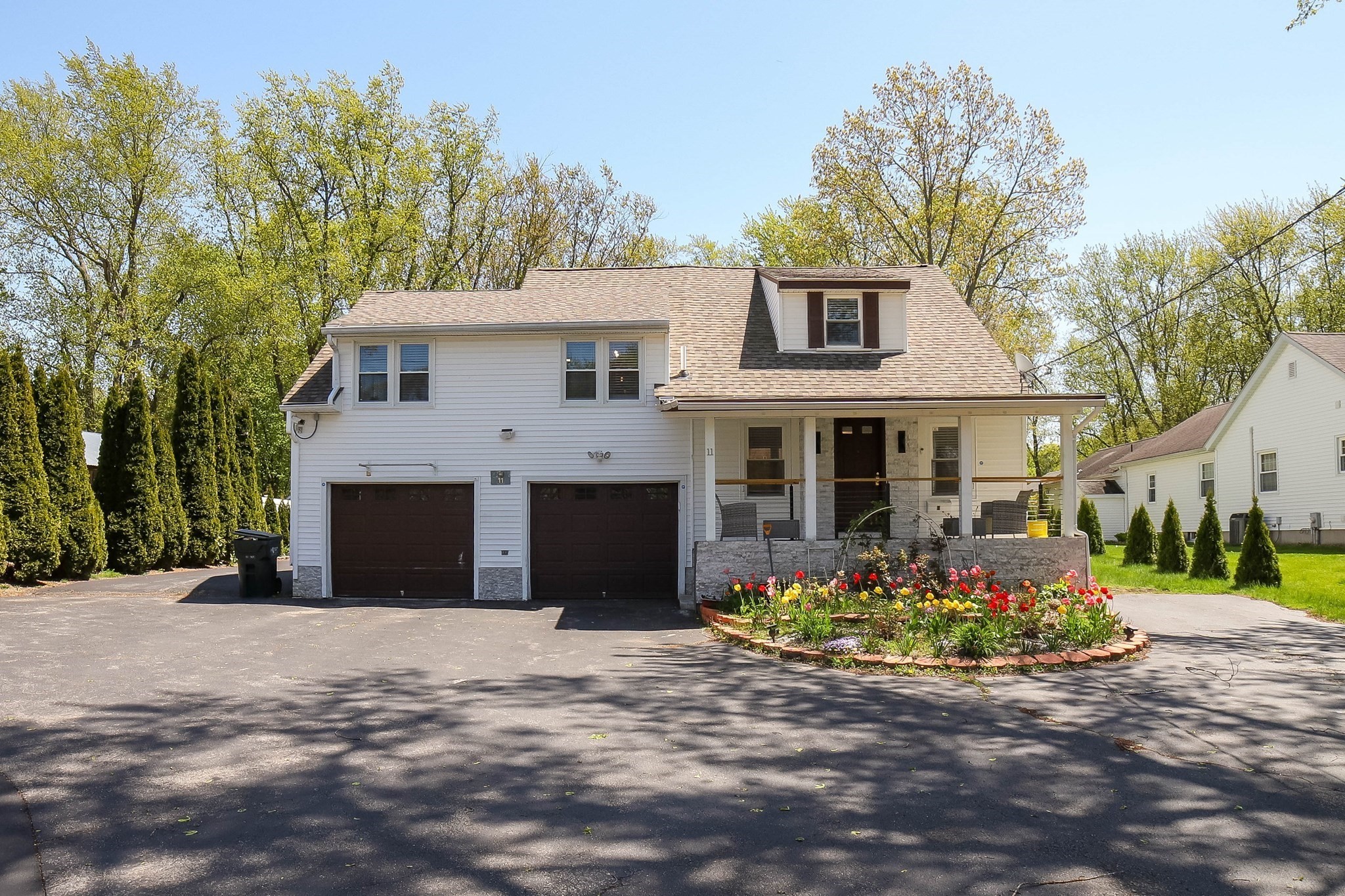 11 Hampton St, Auburn, MA 01501