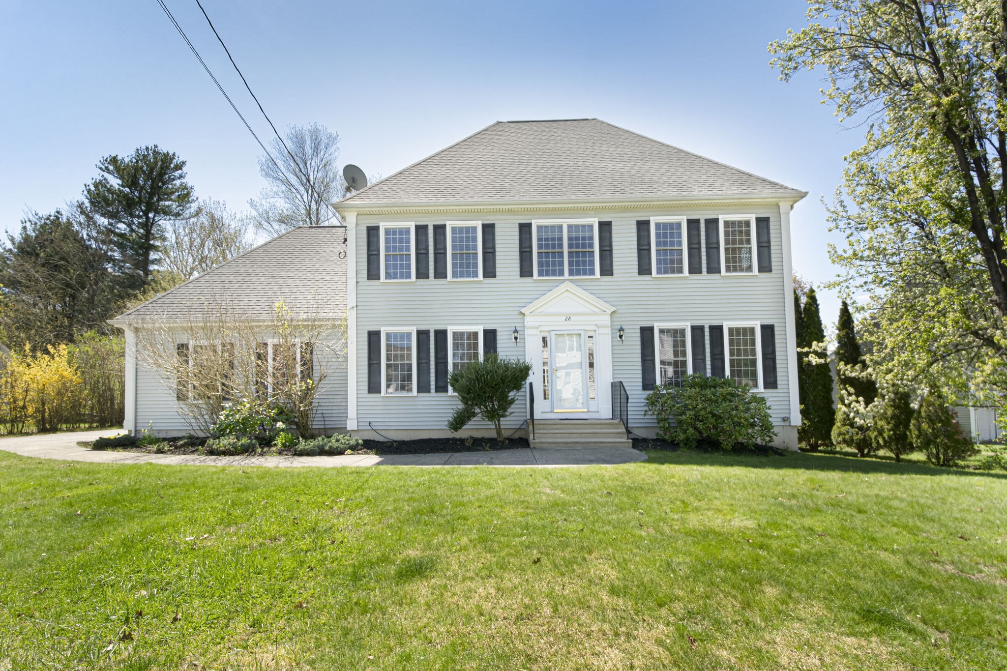 28 Rosedale Ave, Shrewsbury, MA 01545