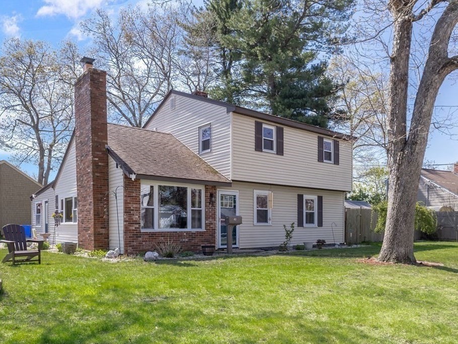 49 Wellesley Rd, Stoughton, MA 02072