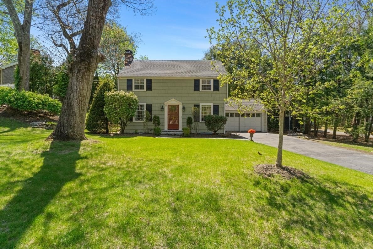 34 Sheridan Rd, Wellesley, MA 02481