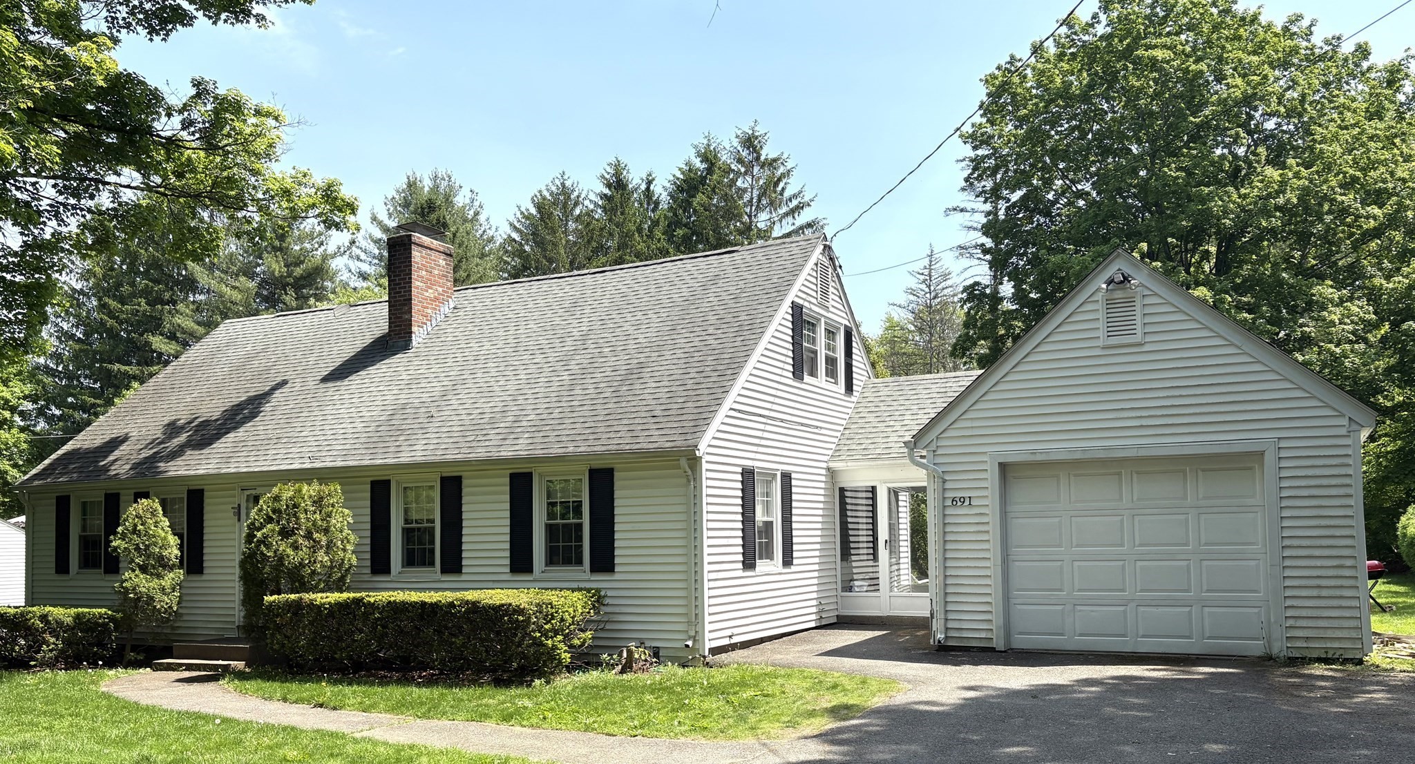 691 E Pleasant St, Amherst, MA 01002