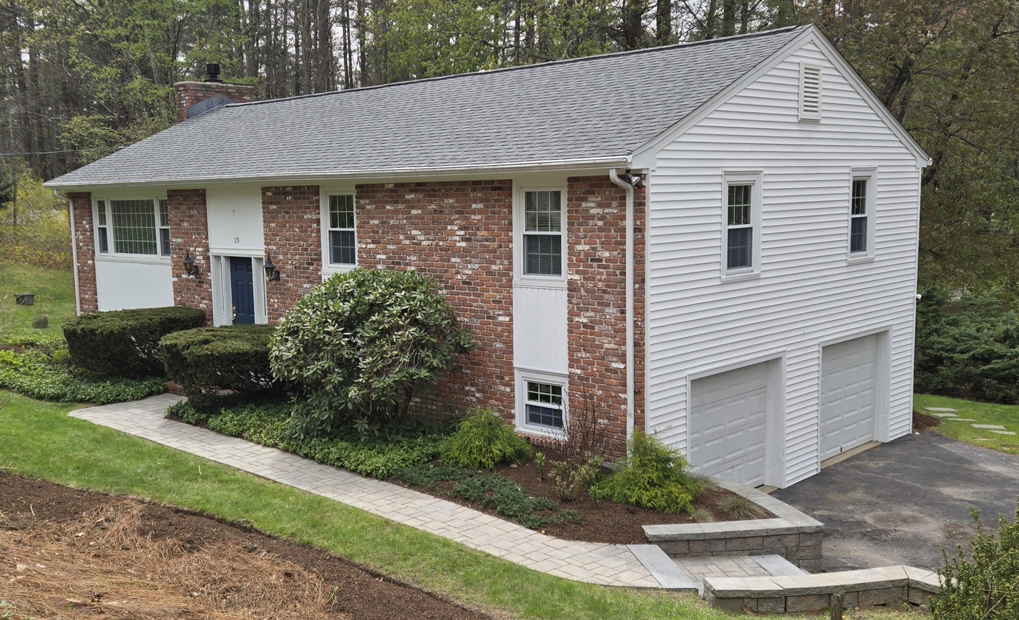 135 Walker Pond Rd, Sturbridge, MA 01566