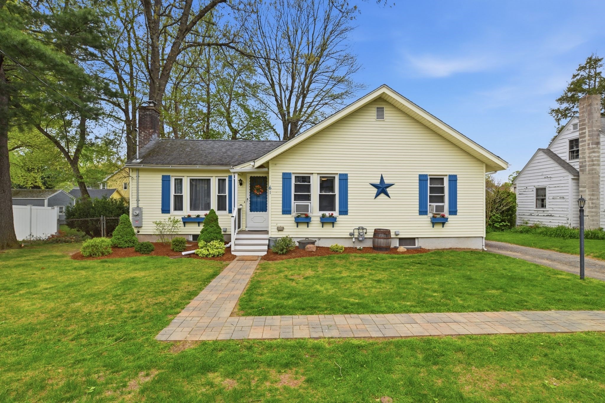 61 Wood Avenue, East Longmeadow, MA 01028