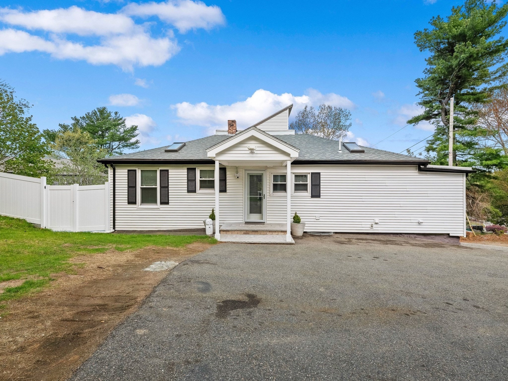5 Bradford Ter, Saugus, MA 01906