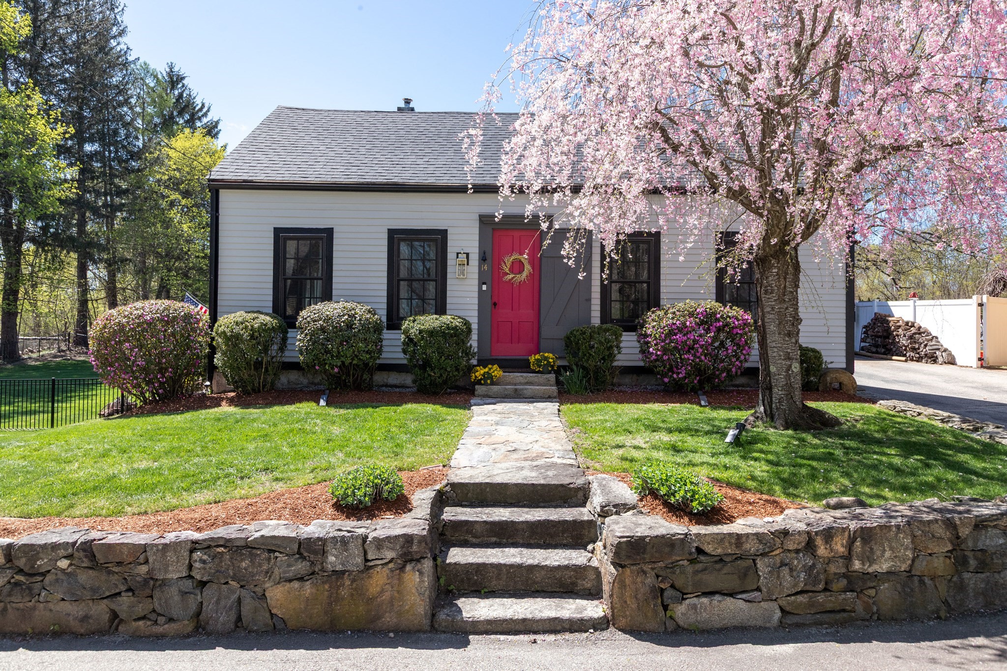 14 Cook Street, Douglas, MA 01516