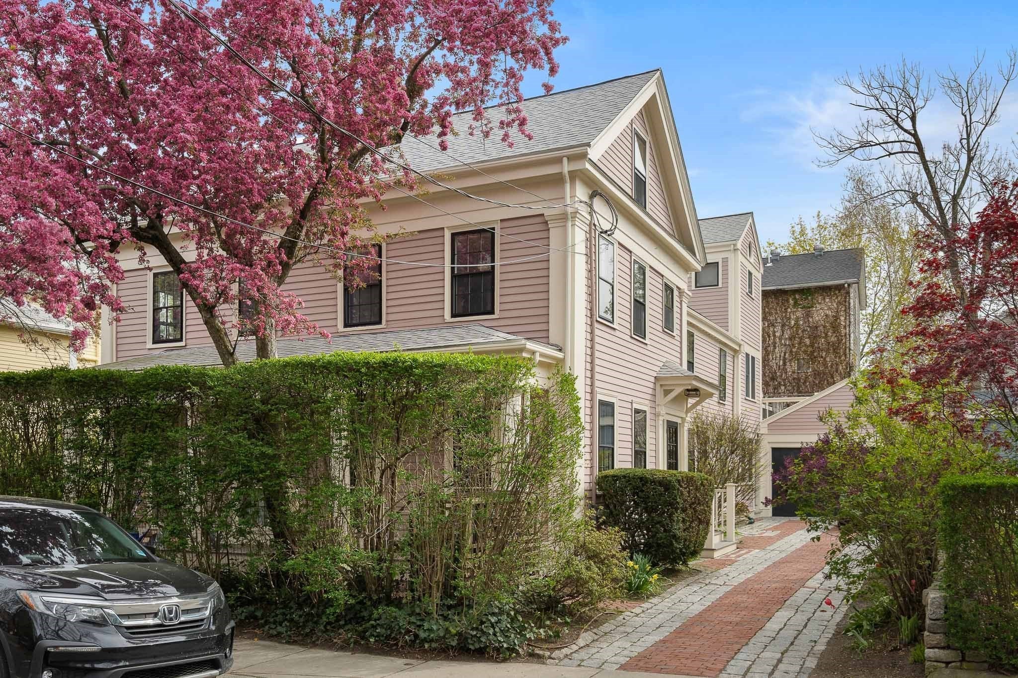 636 Green Unit 636, Cambridge, MA 02139