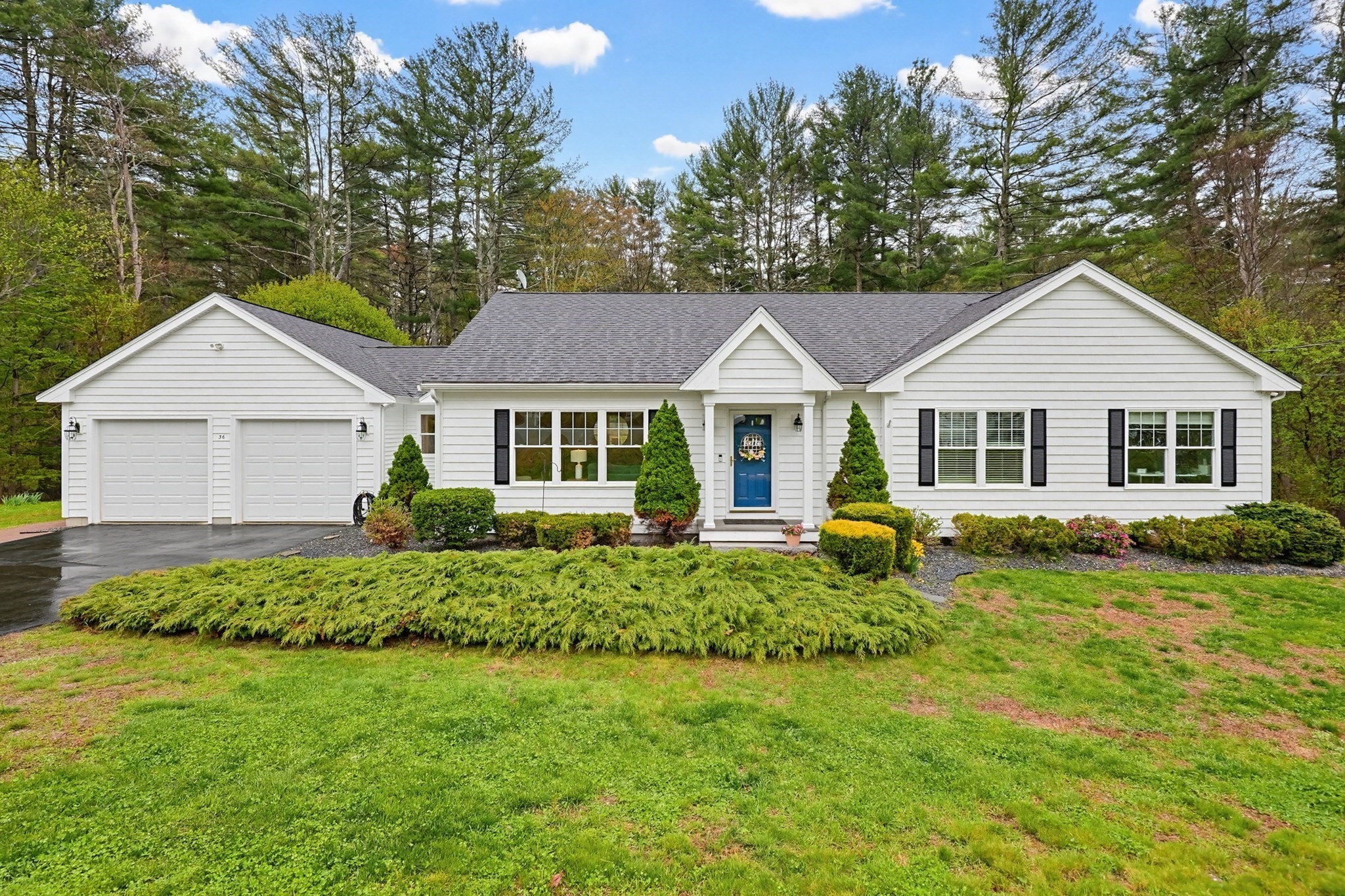36 Brooks St, Upton, MA 01568