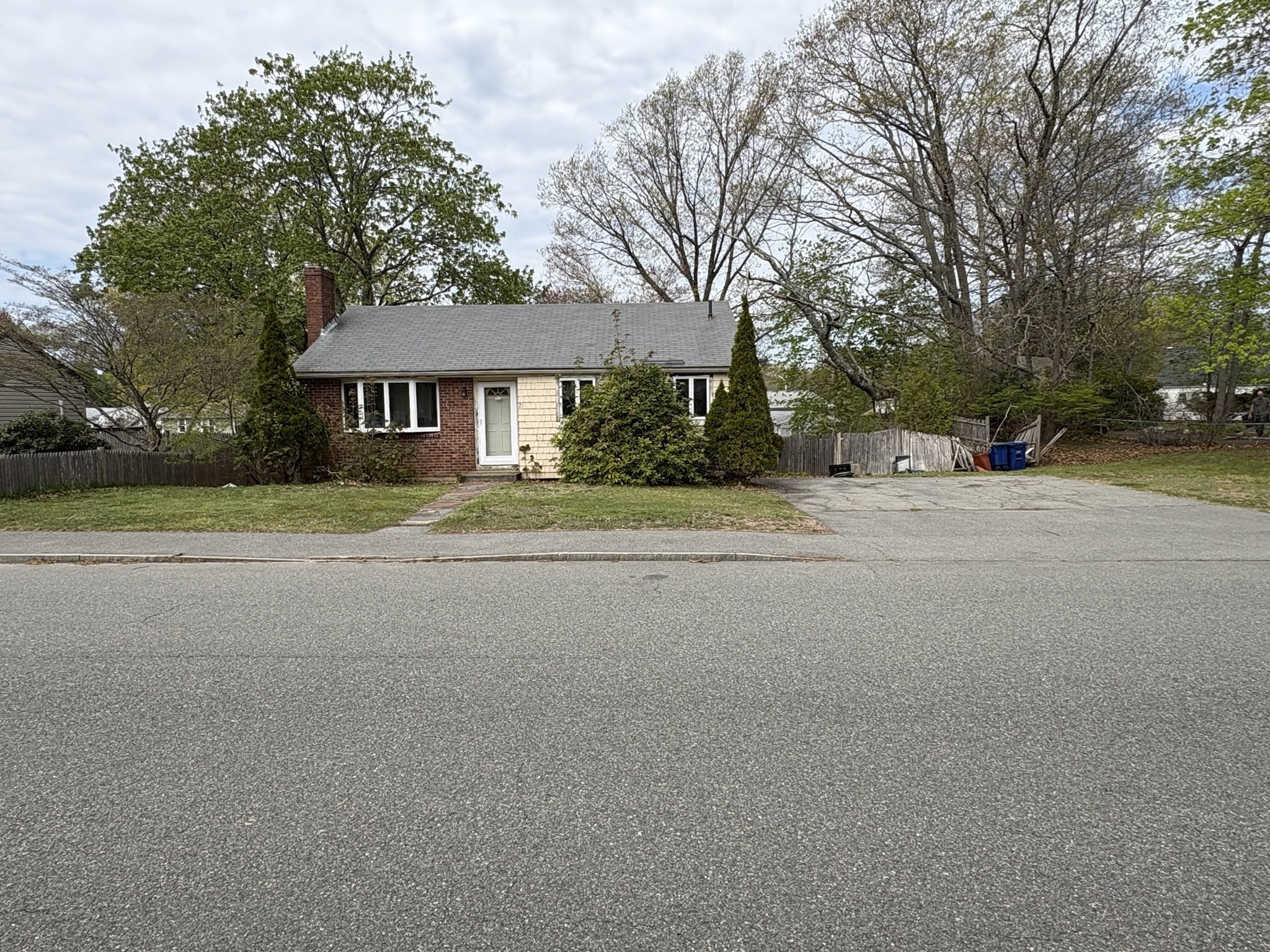 21 Kendall Ave, Braintree, MA 02184