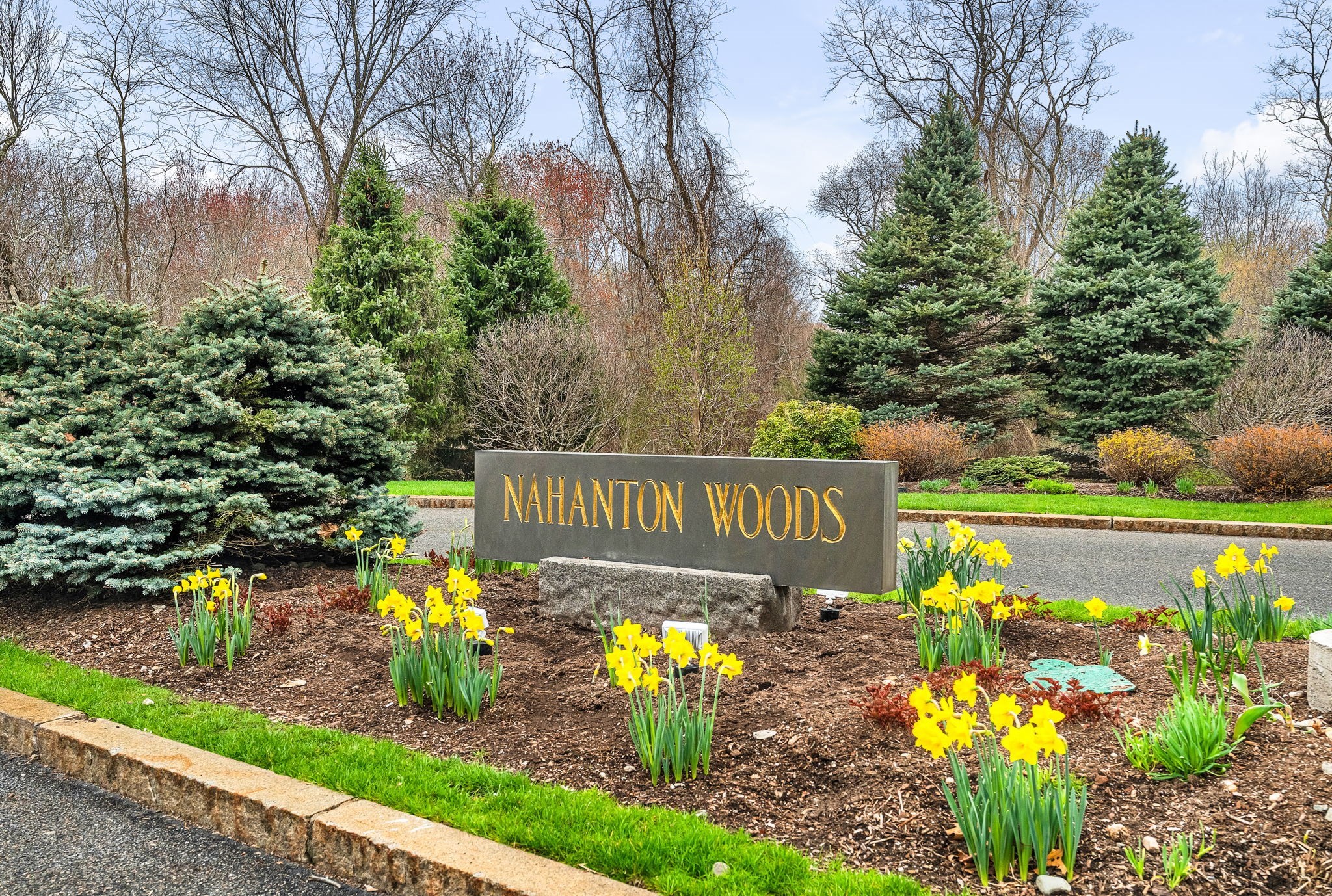 210 Nahanton St Unit 417, Newton, MA 02459