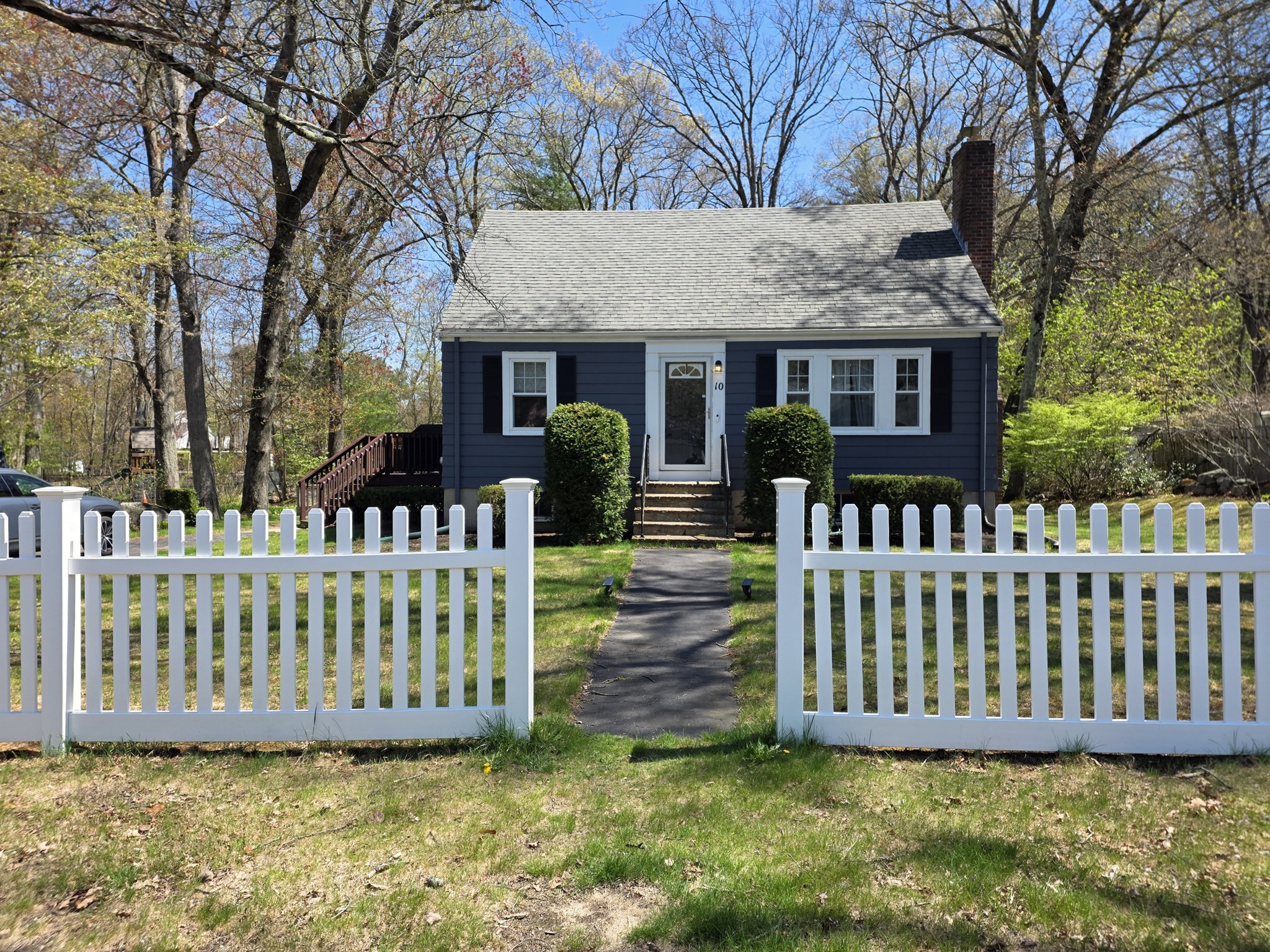 10 Marion St, Wilmington, MA 01887
