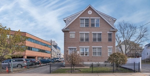 287 Everett St., Apt 1