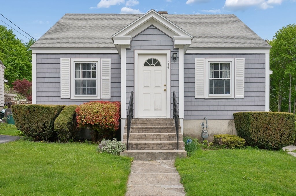 24 Falmouth St, Worcester, MA 01607