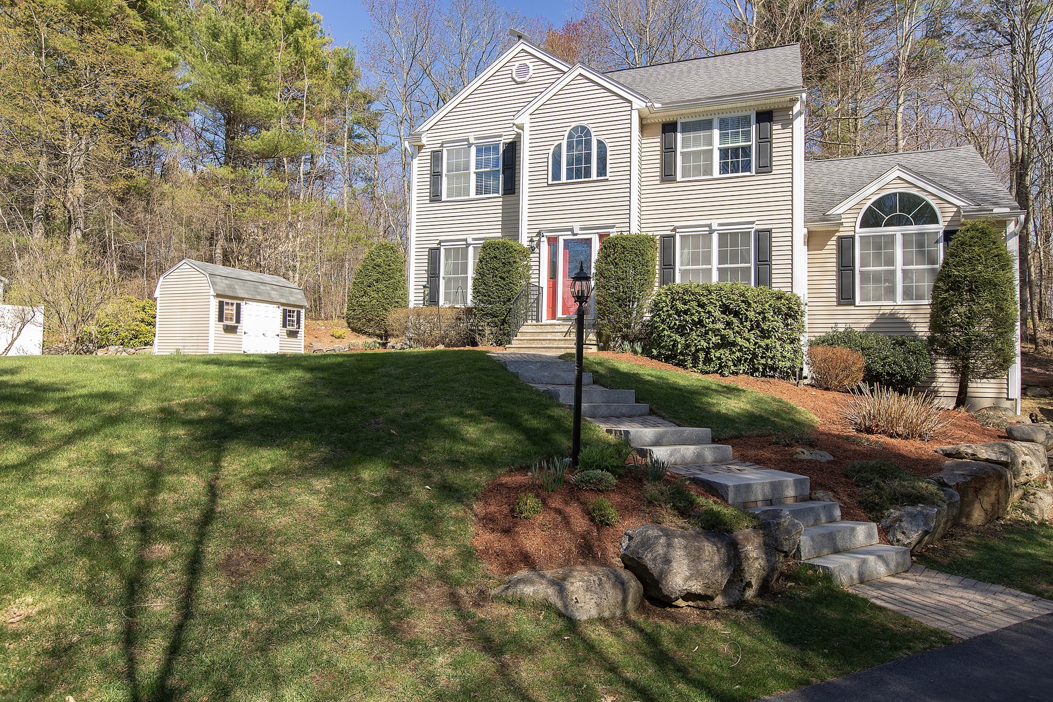 17 Foster Ct, Gardner, MA 01440