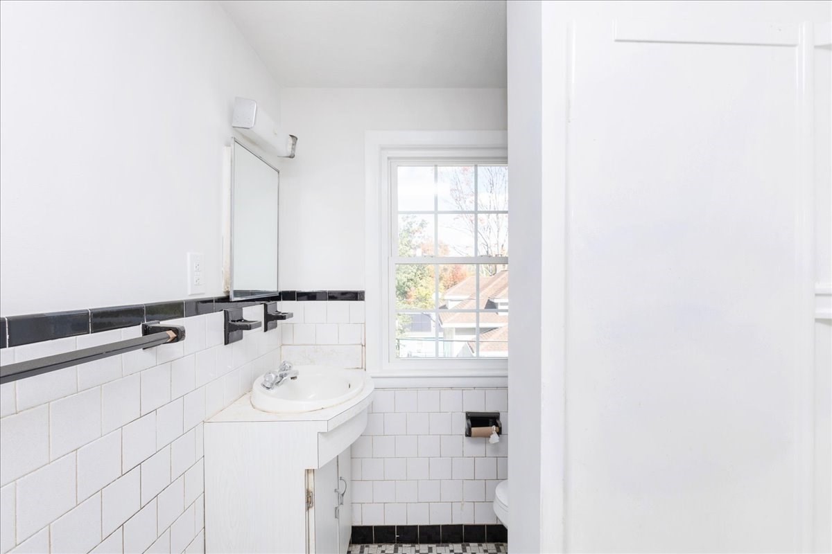 25 Crandall St, Roslindale, Boston, MA 02131 - Image 31