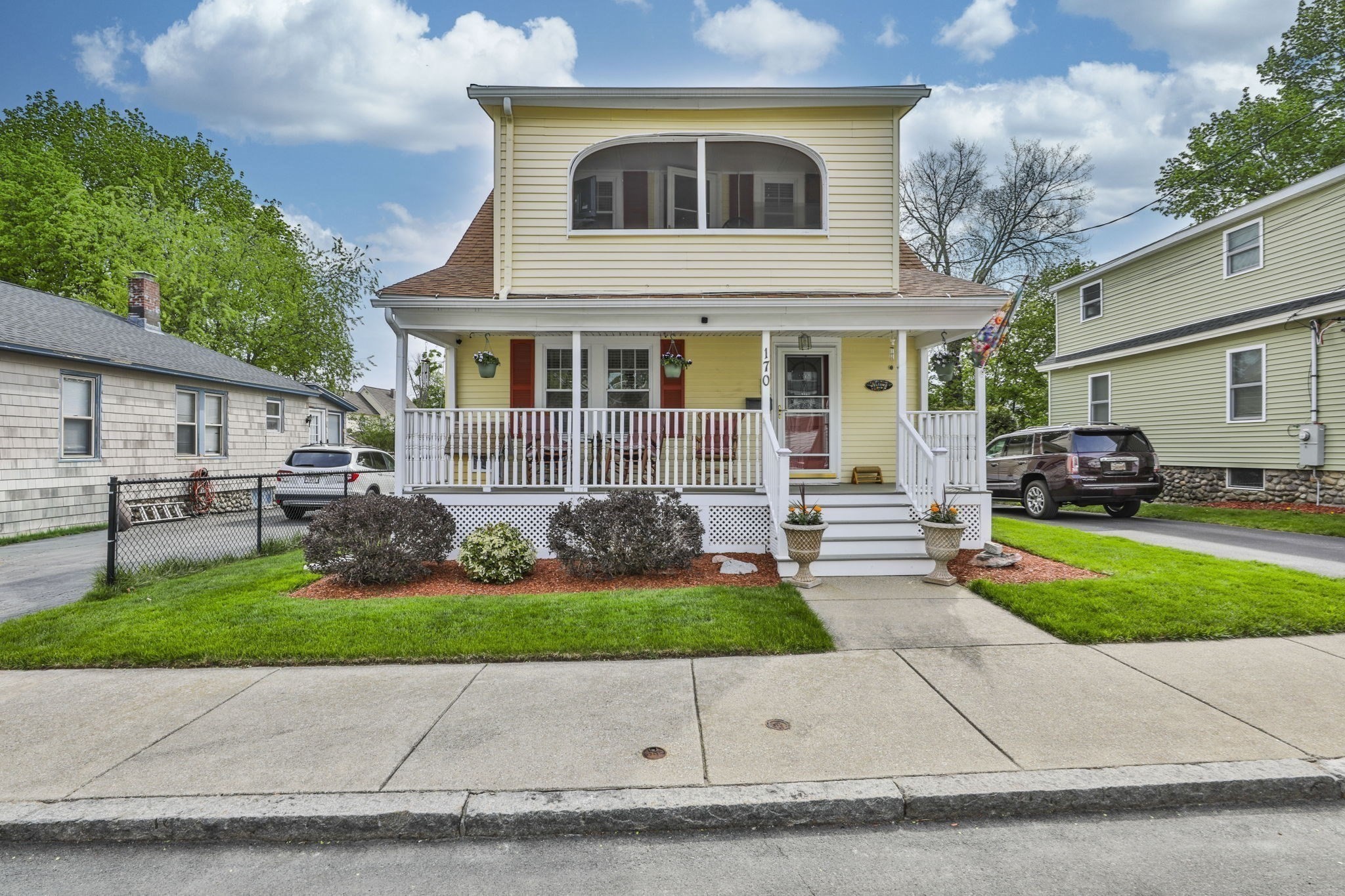 170 Warwick St, Lowell, MA 01851