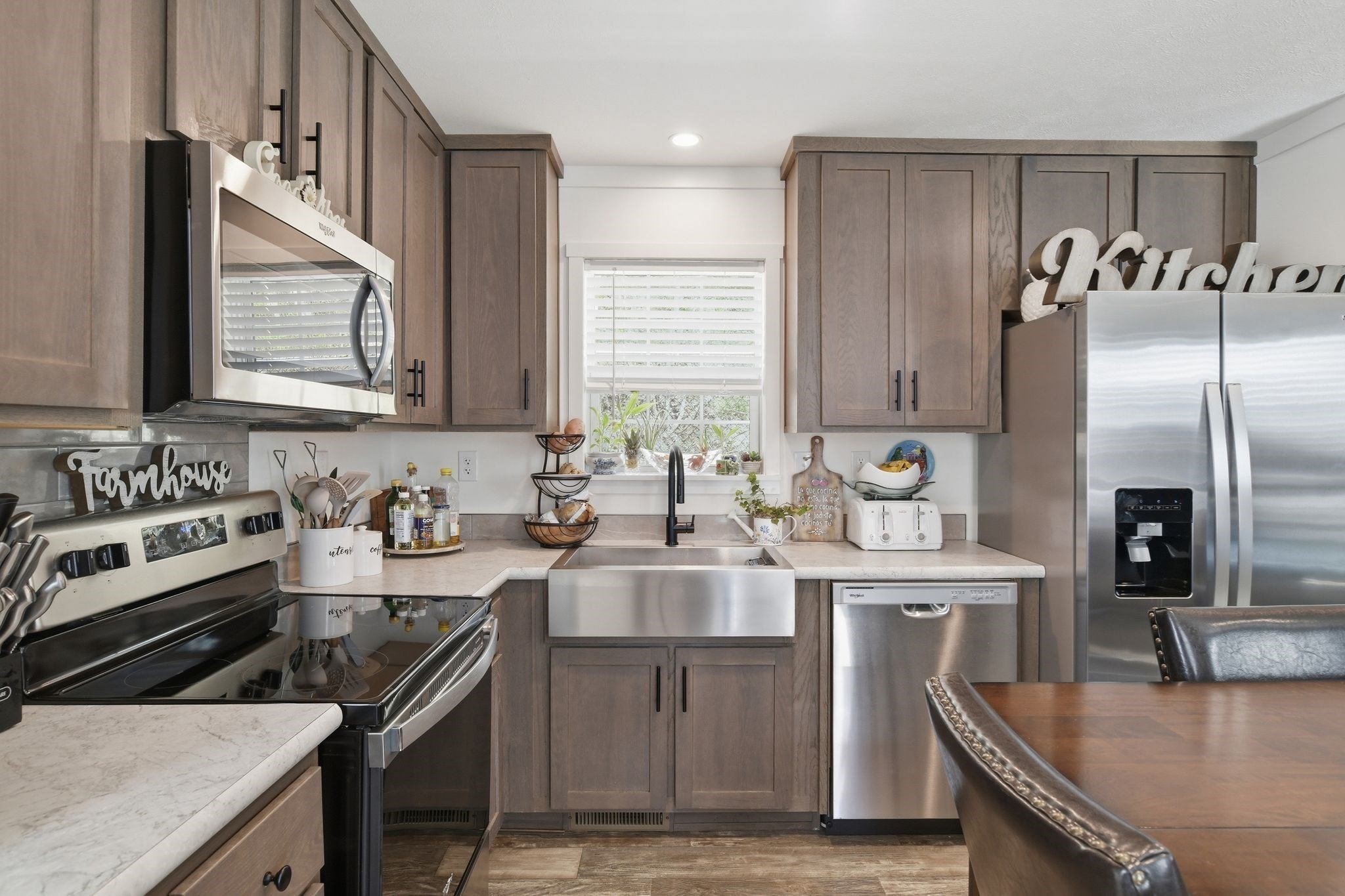 2 Forest Hills Dr, Palmer, MA 01069