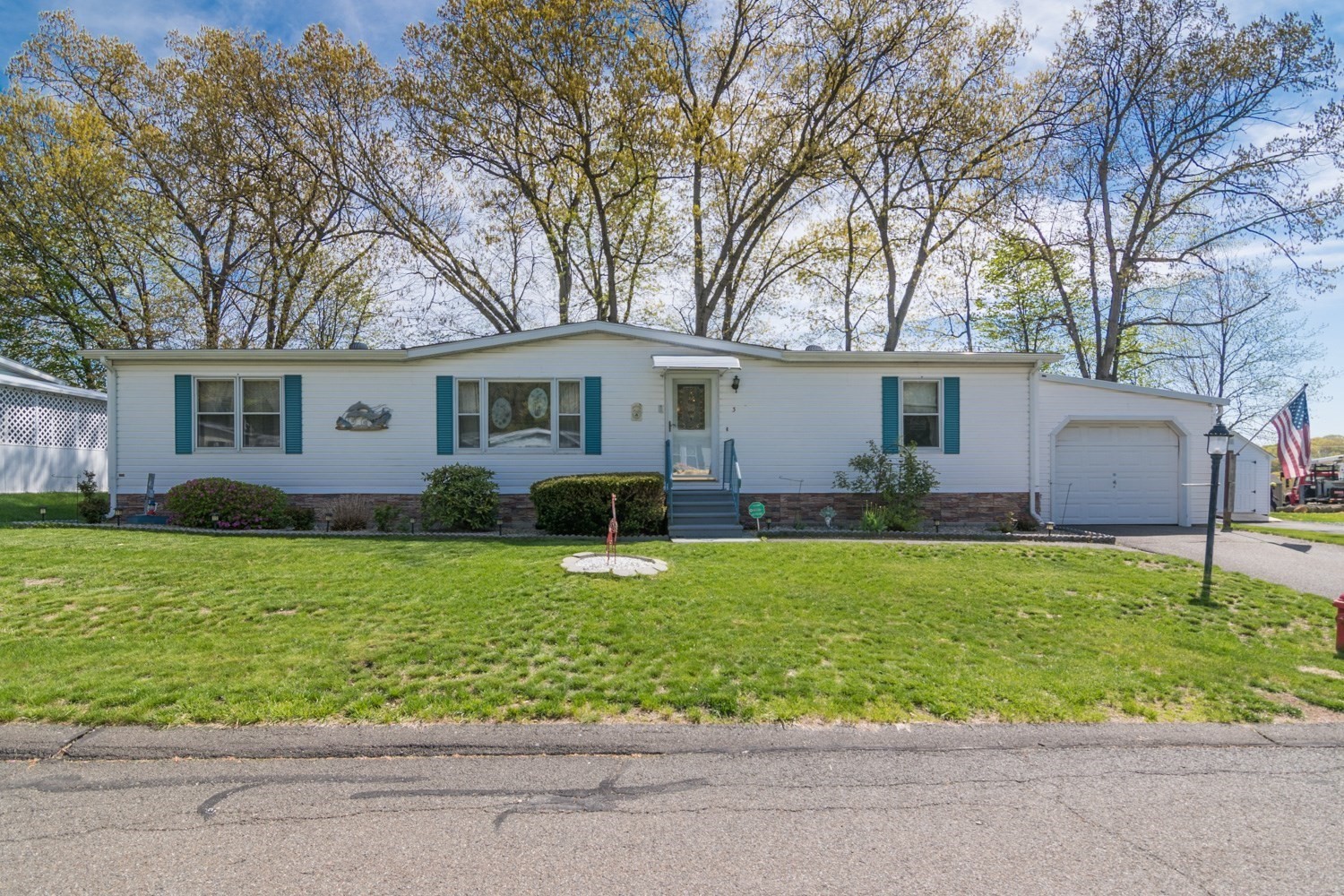 3 John Drive, West Springfield, MA 01089