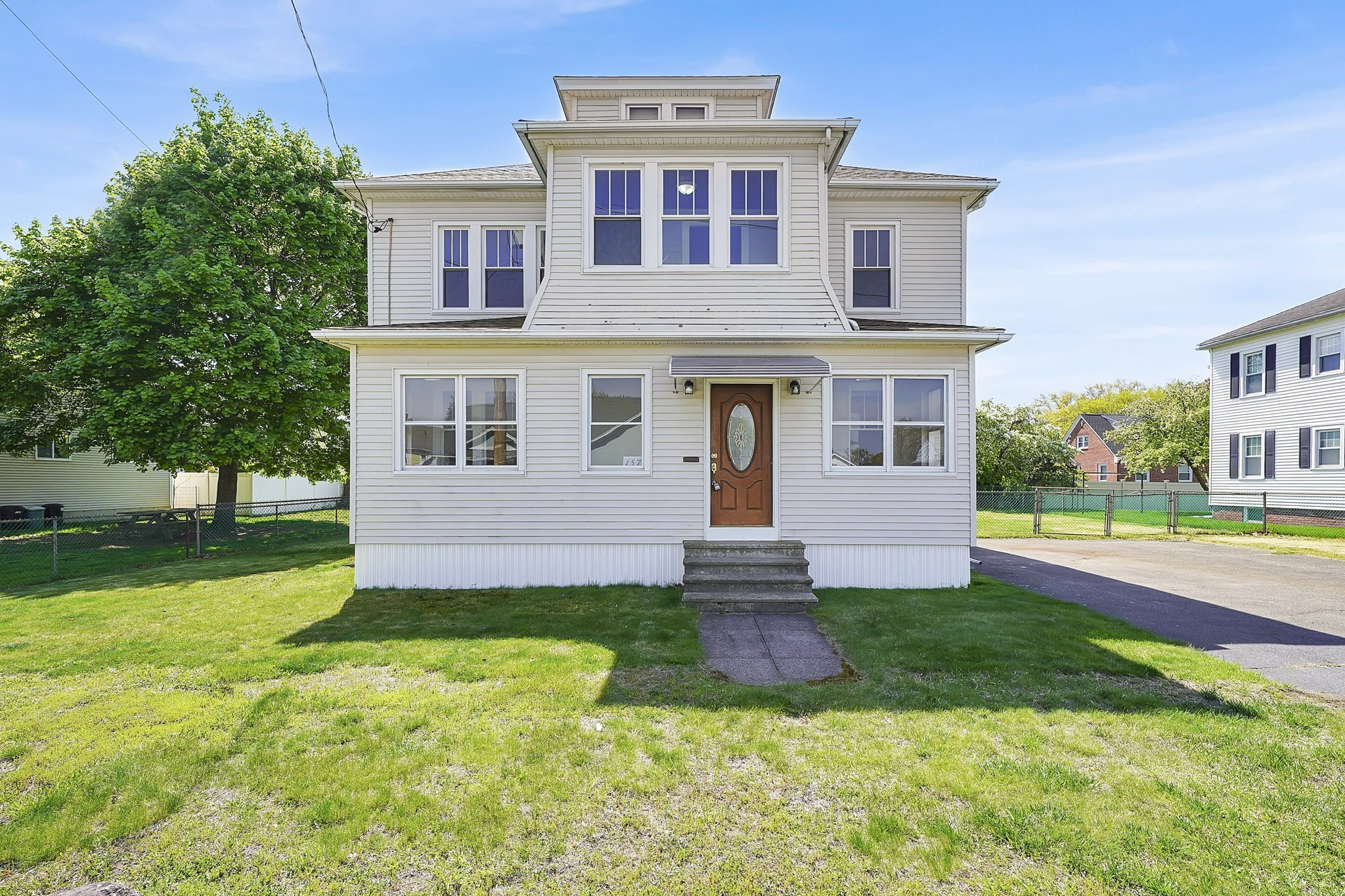 157 Sunnymeade Ave, Chicopee, MA 01020