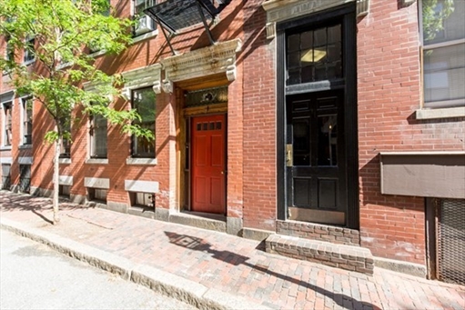 57 Myrtle St, Apt 3