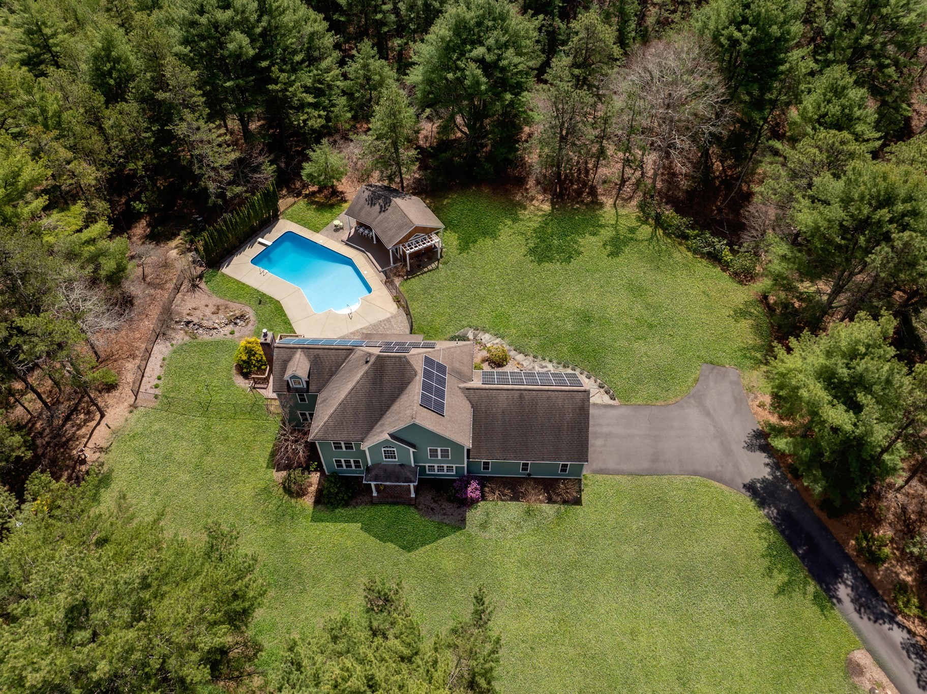 206 Bourne Rd, Plymouth, MA 02360