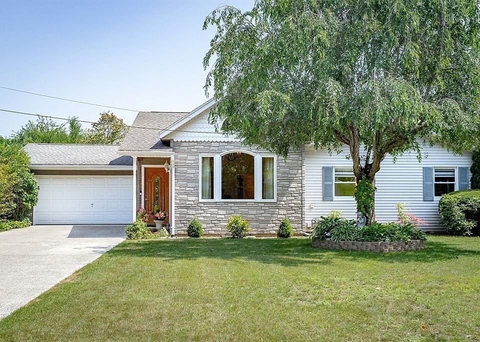 24 Old Feeding Hills Rd, Westfield, MA 01085