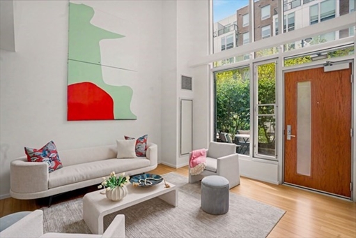 1 Earhart St, Apt 115
