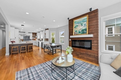 61 Paul Revere Rd, Apt 2