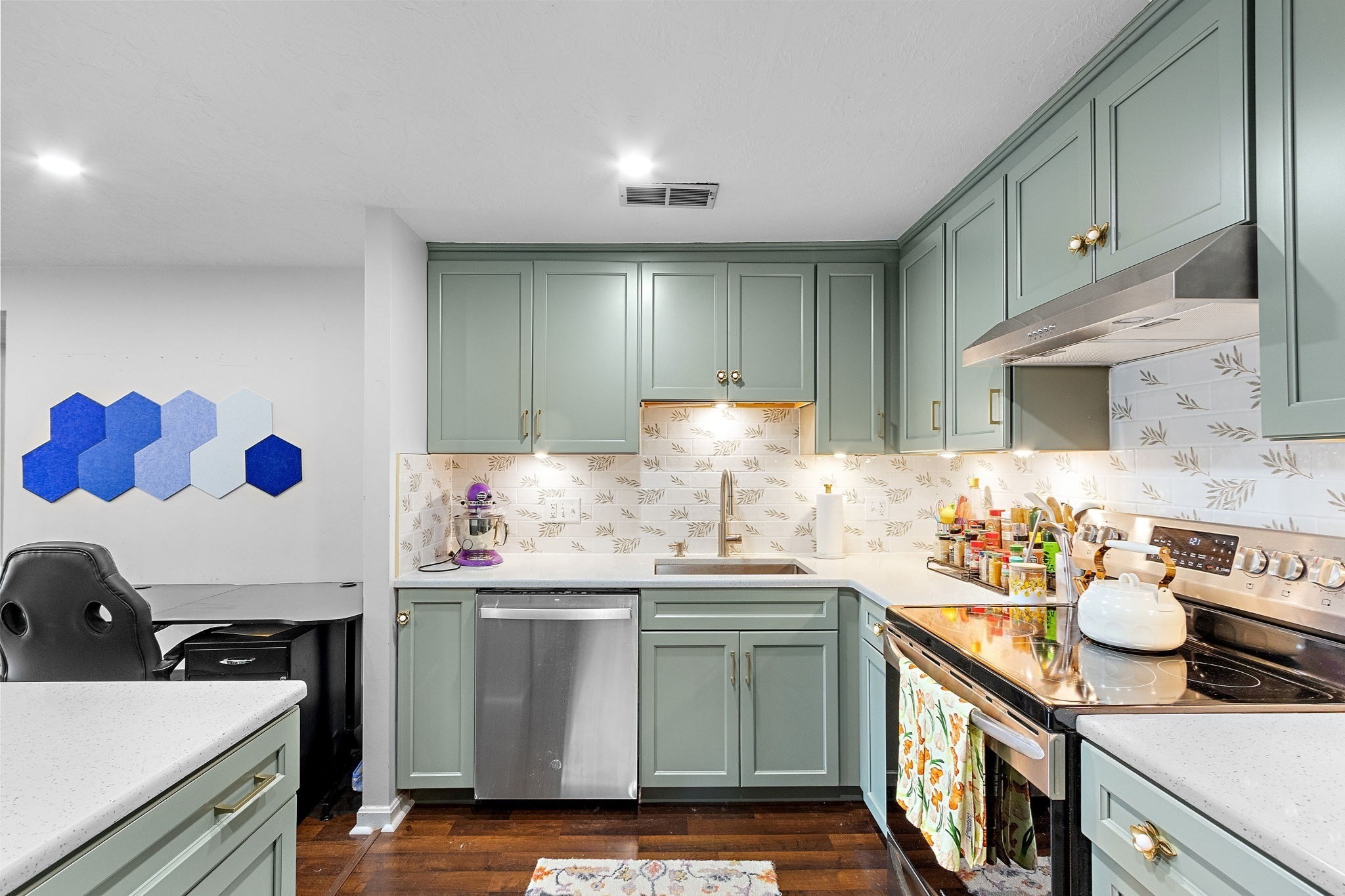 350 Neponset Unit M, Canton, MA 02021