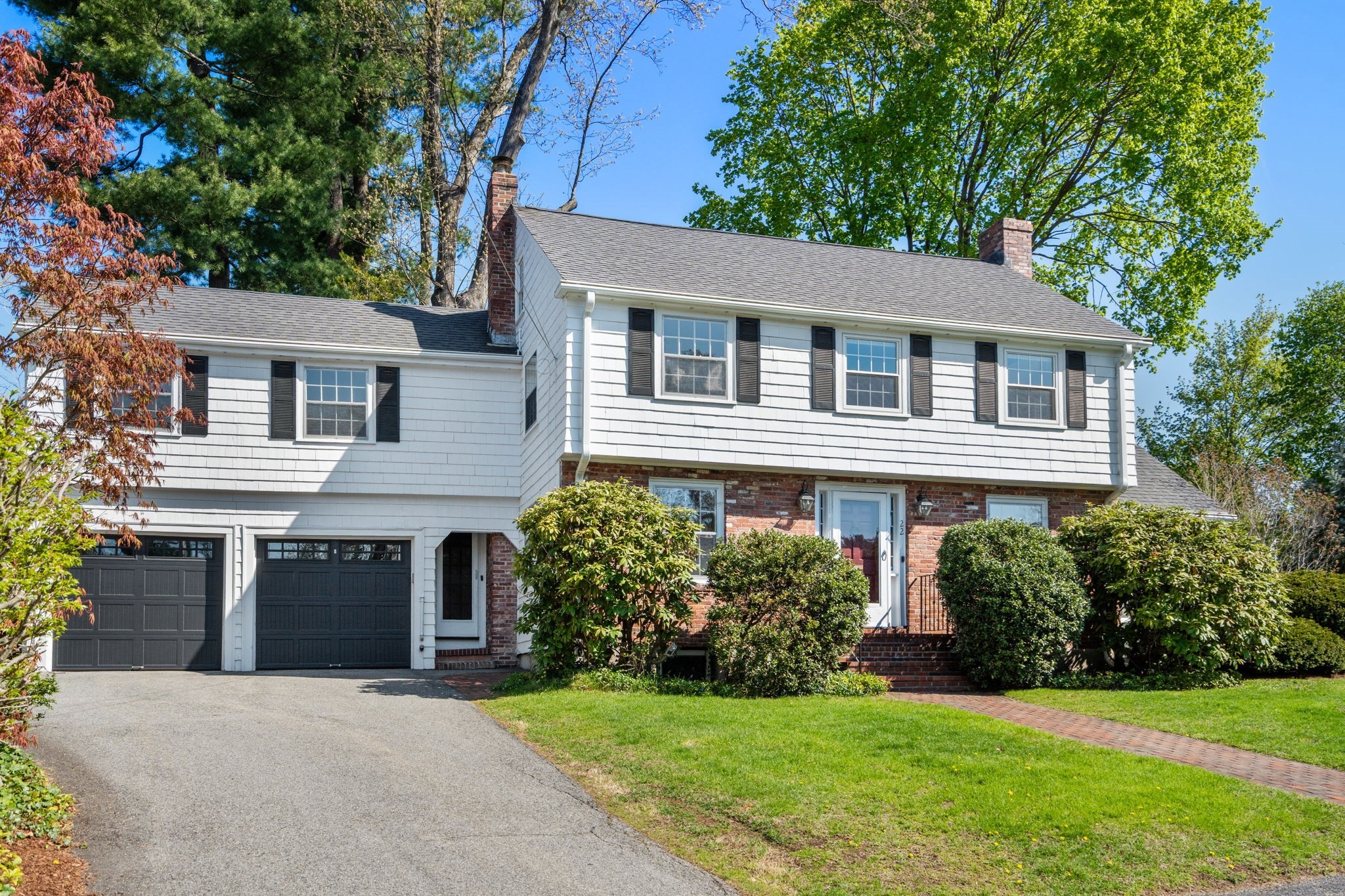 22 Lafayette Cir, Wellesley, MA 02482