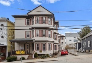 34 Park St, Fall River, MA 02721