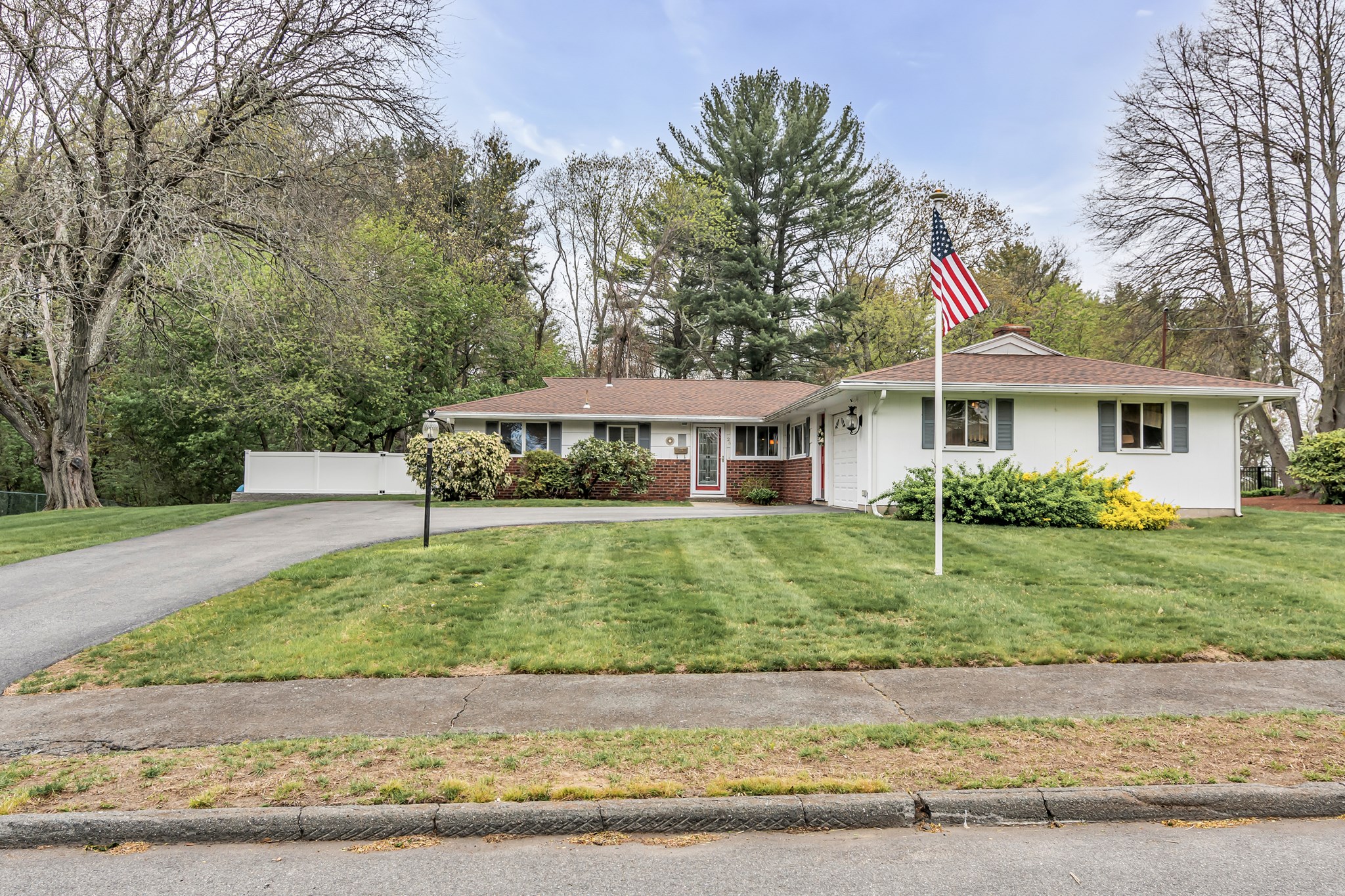 26 Reservoir Dr, Danvers, MA 01923