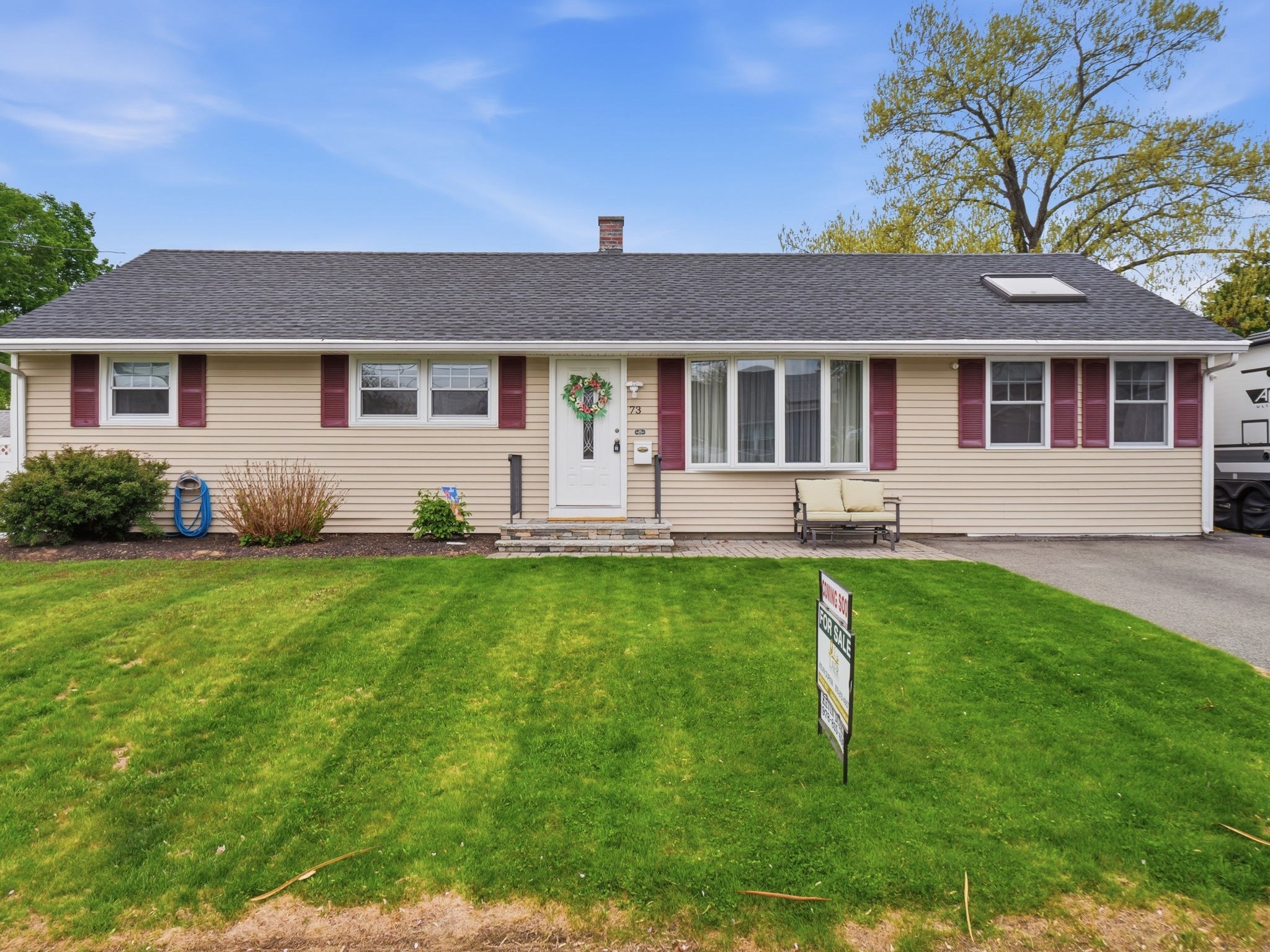 73 Pawtucket Dr, Lowell, MA 01854